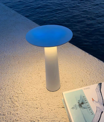 Gwil Disk Outdoor Table Light