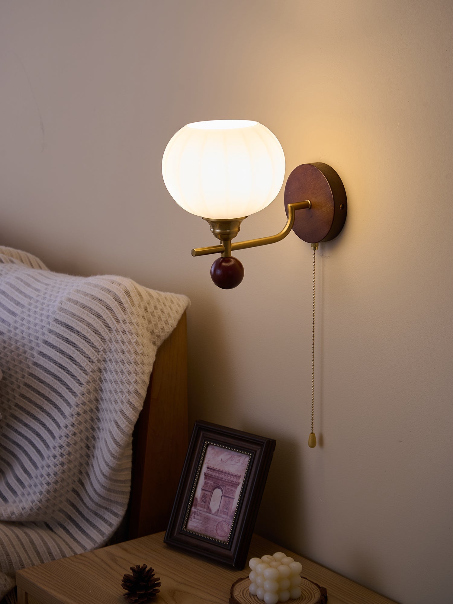 Syleella Premium Nordic Art Crest Glass Wood Wall Lamp