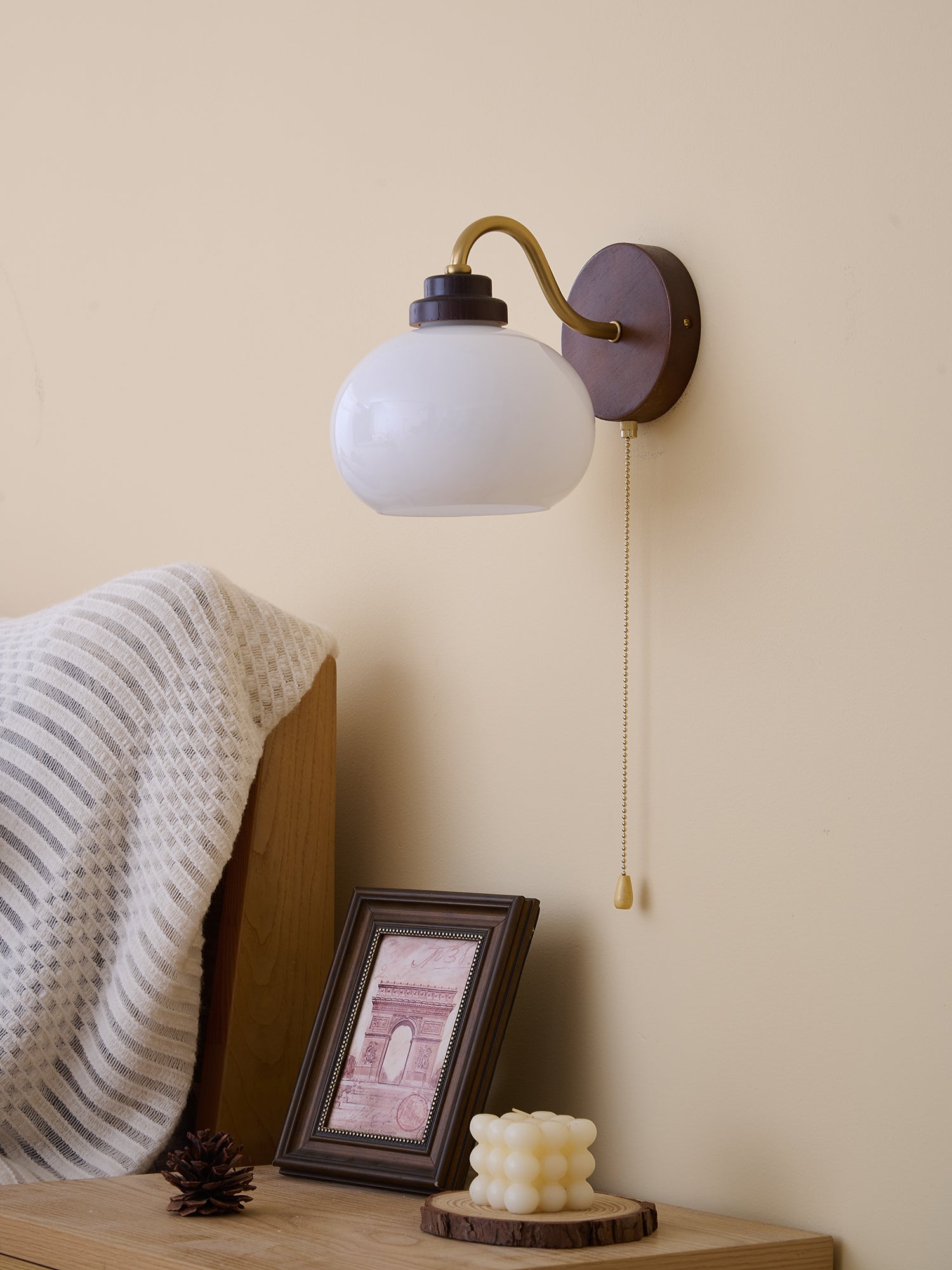 Syleella Premium Nordic Art Crest Glass Wood Wall Lamp