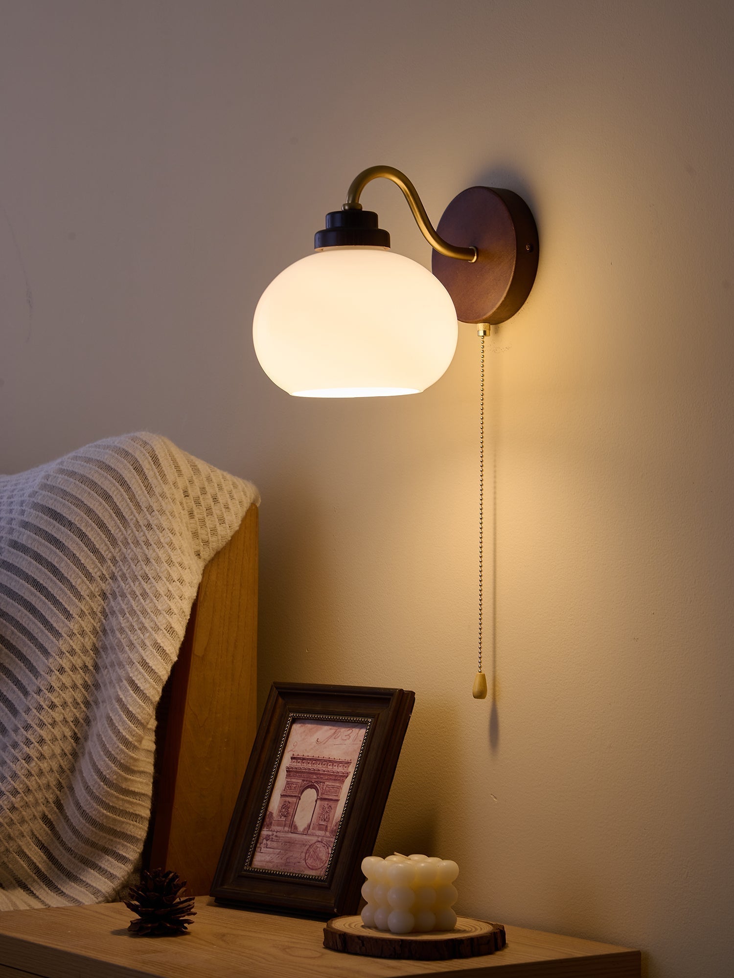 Syleella Premium Nordic Art Crest Glass Wood Wall Lamp