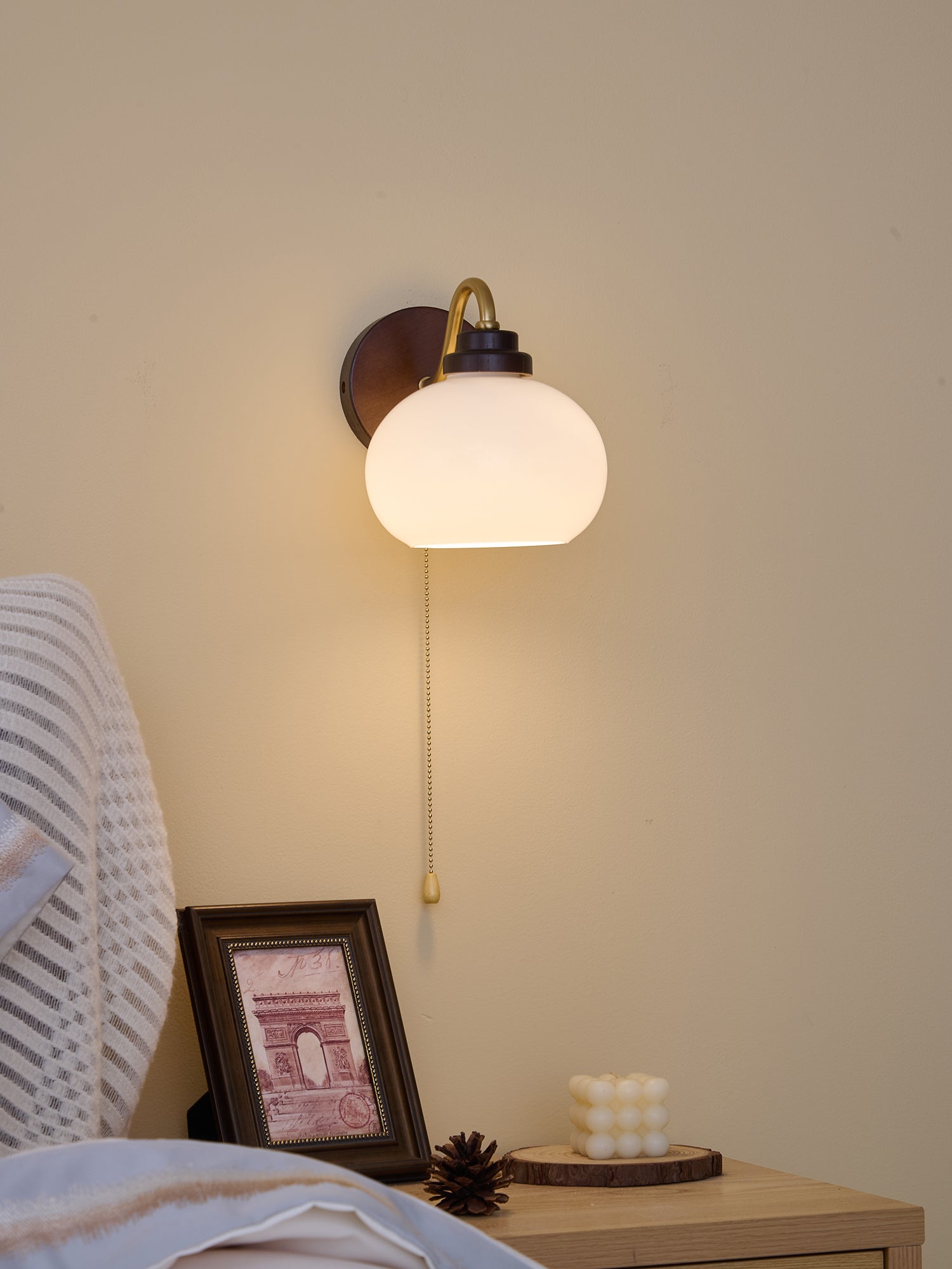 Syleella Premium Nordic Art Crest Glass Wood Wall Lamp