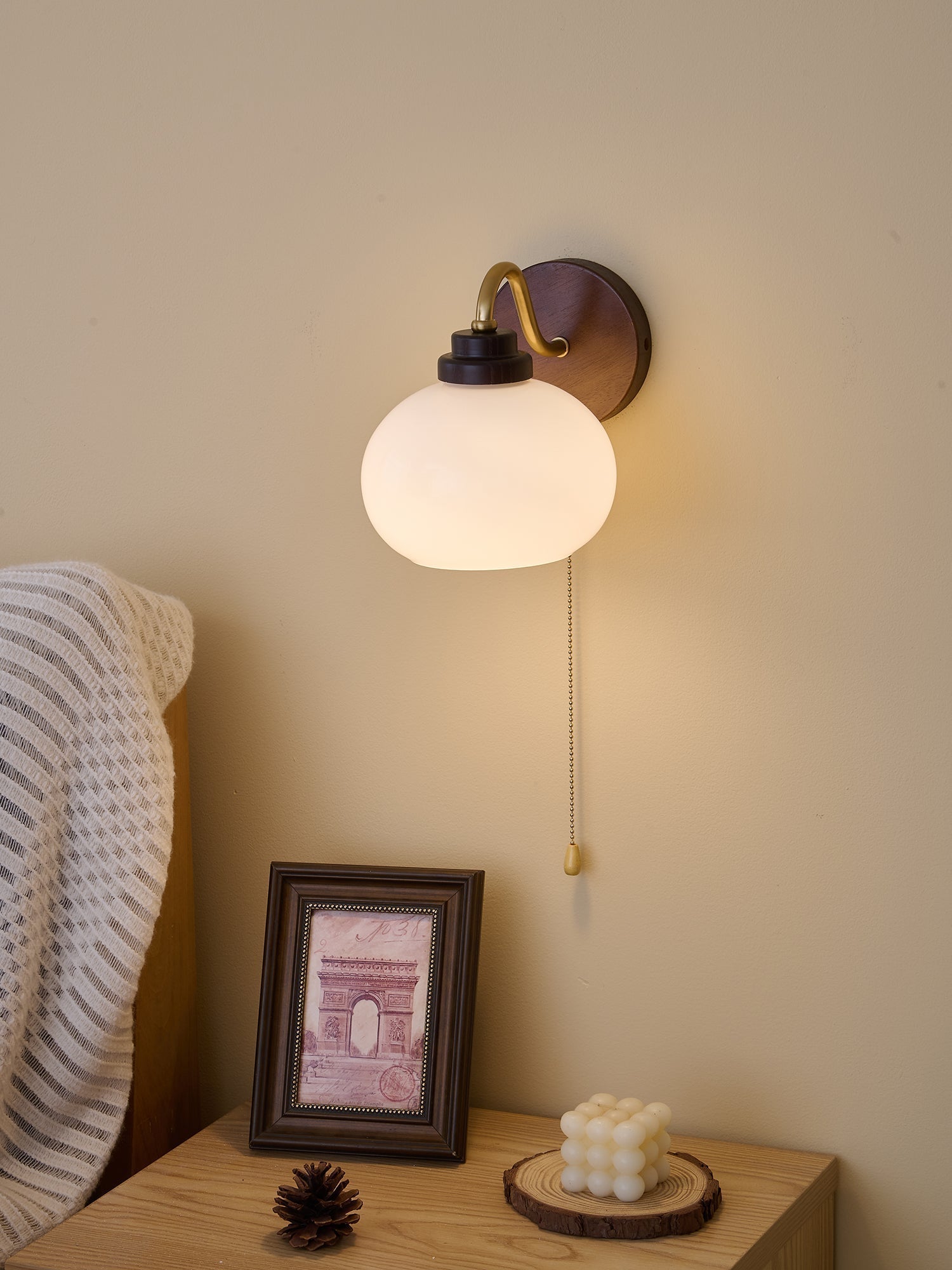 Syleella Premium Nordic Art Crest Glass Wood Wall Lamp