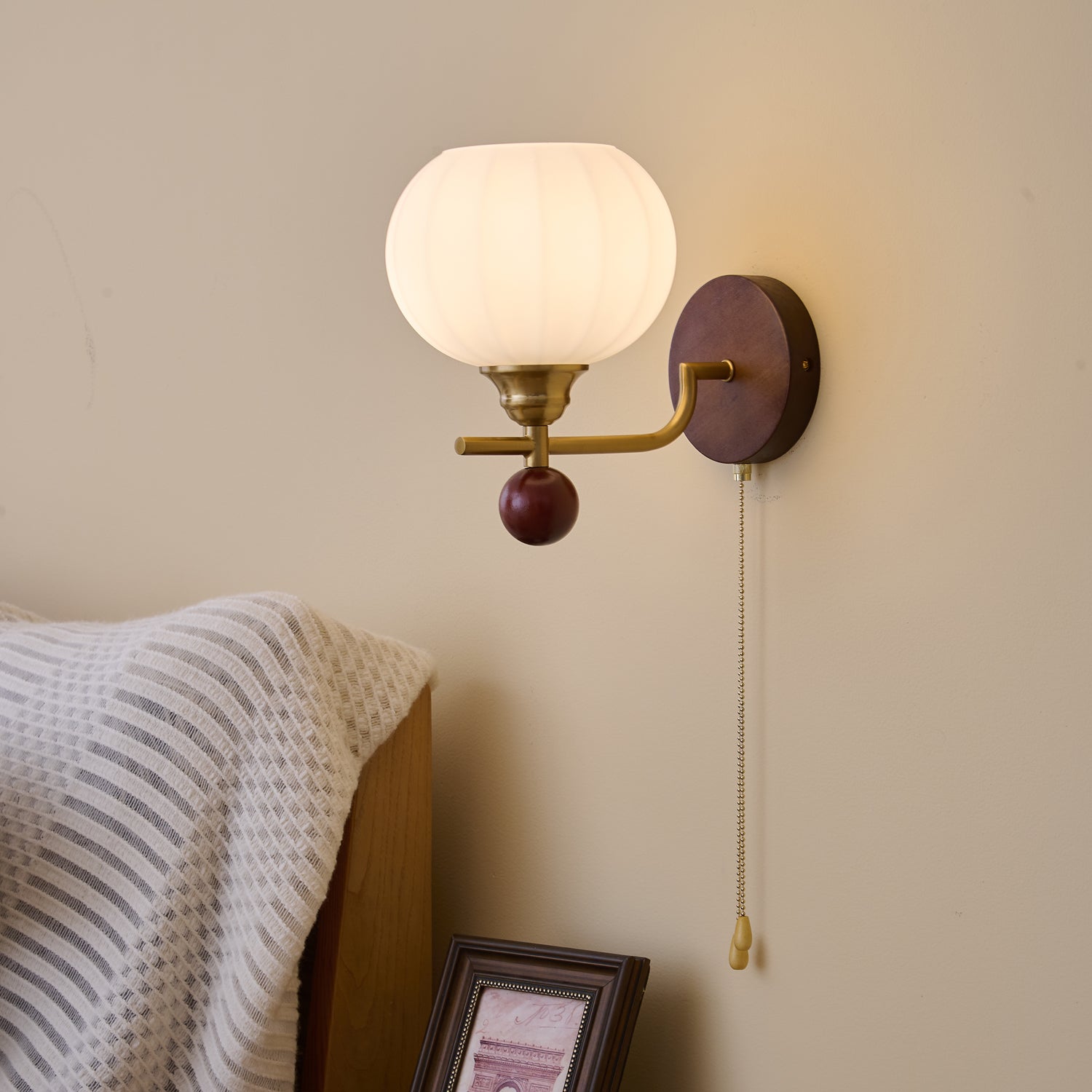 Syleella Premium Nordic Art Crest Glass Wood Wall Lamp