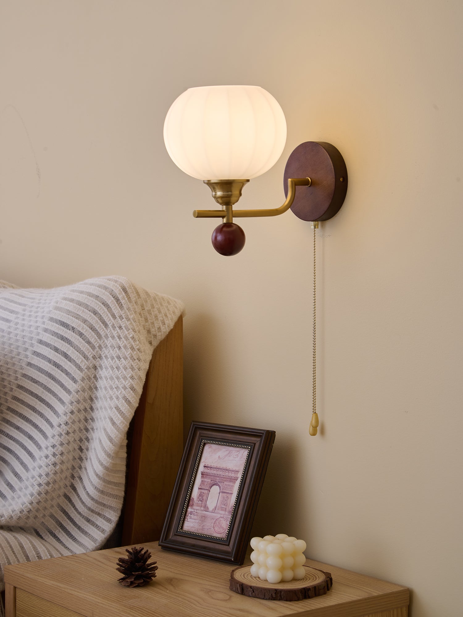 Syleella Premium Nordic Art Crest Glass Wood Wall Lamp