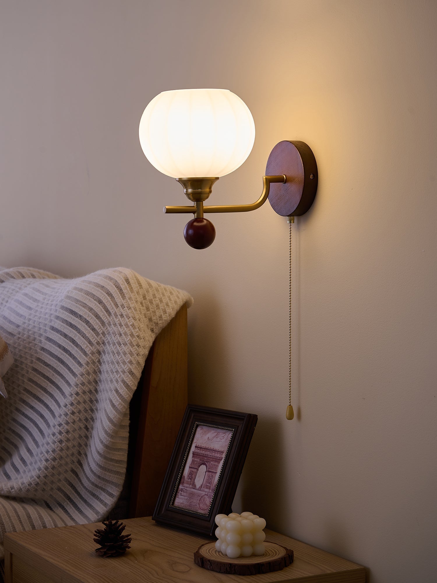 Syleella Premium Nordic Art Crest Glass Wood Wall Lamp