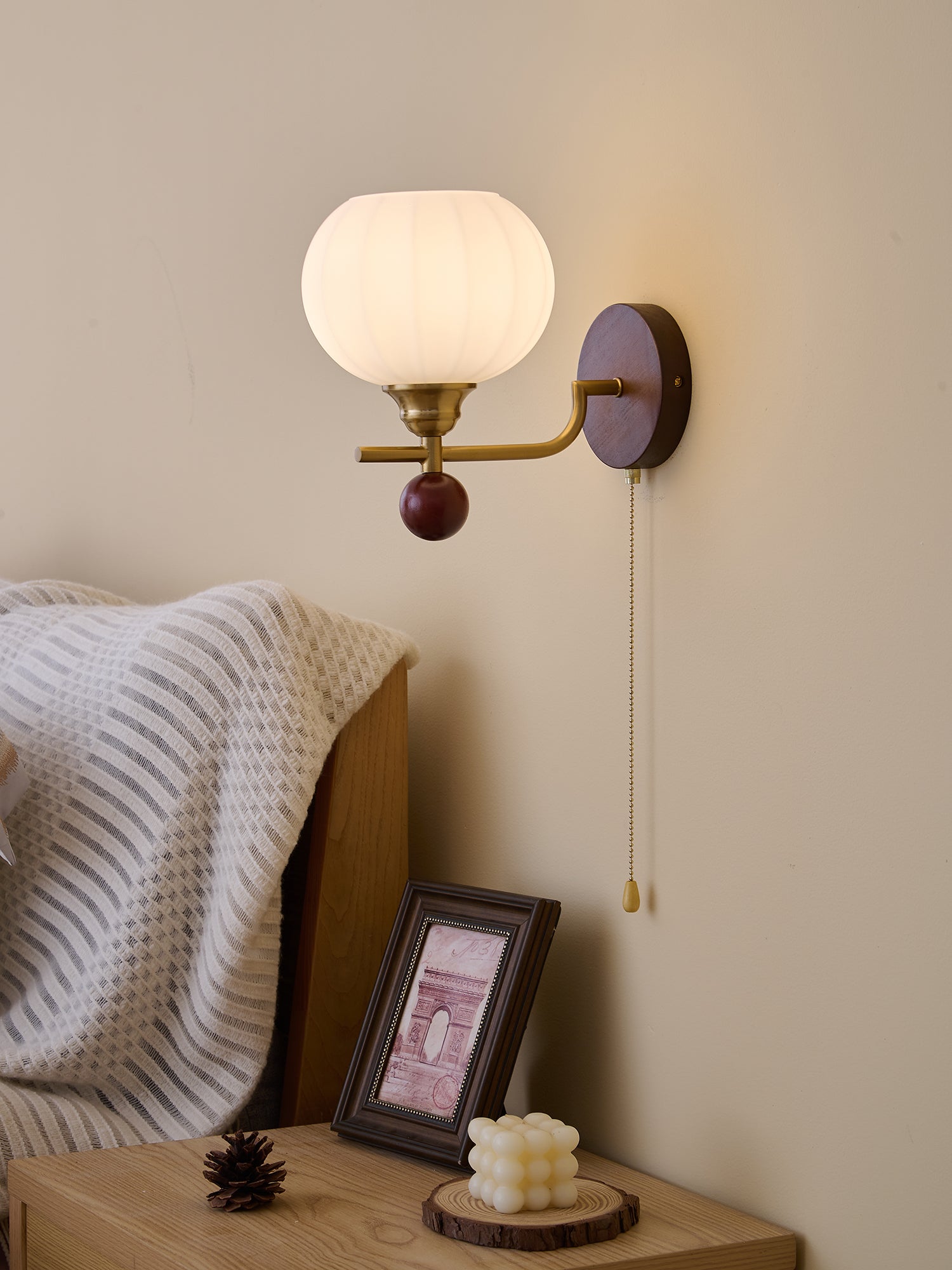 Syleella Premium Nordic Art Crest Glass Wood Wall Lamp