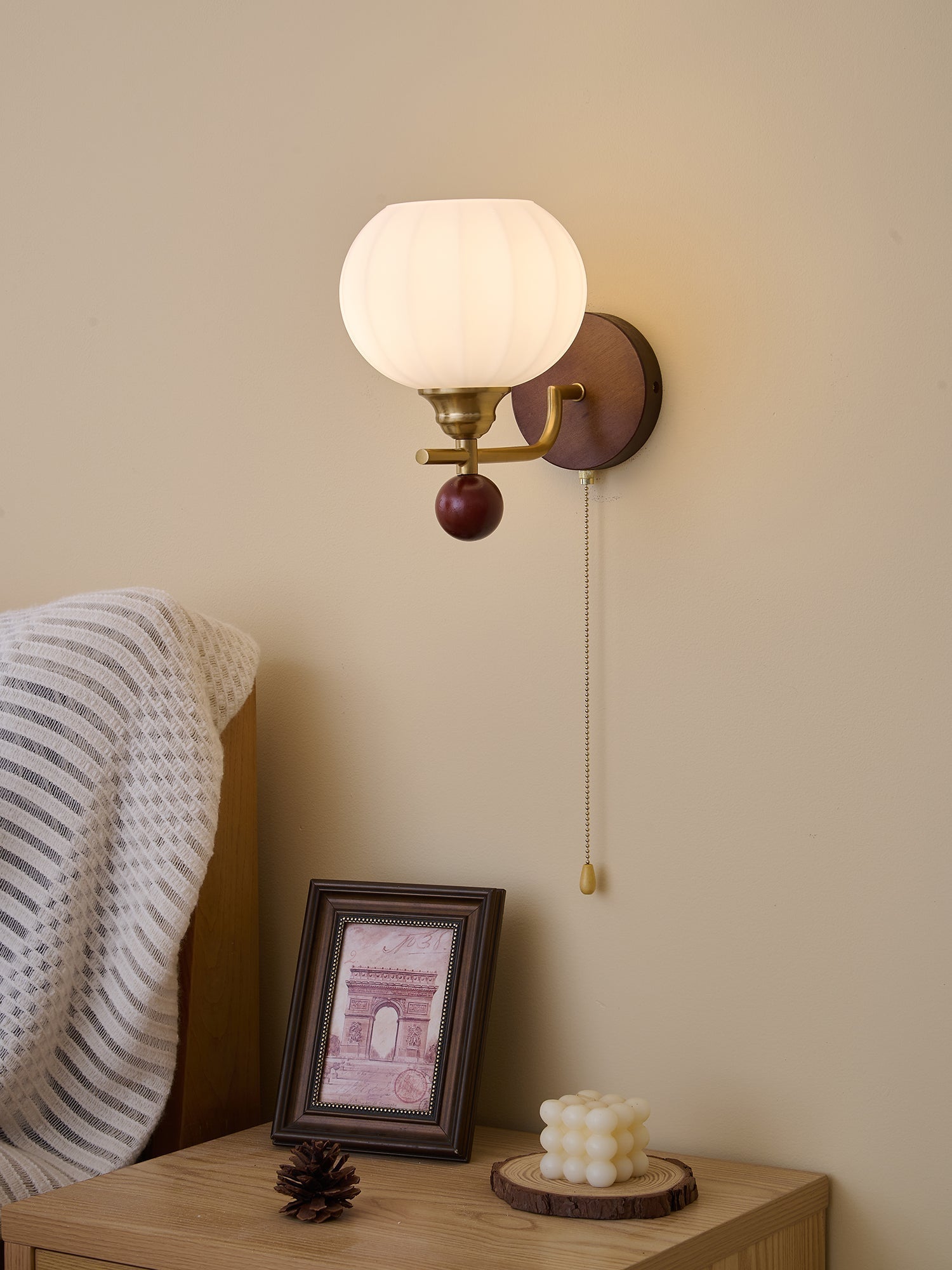 Syleella Premium Nordic Art Crest Glass Wood Wall Lamp