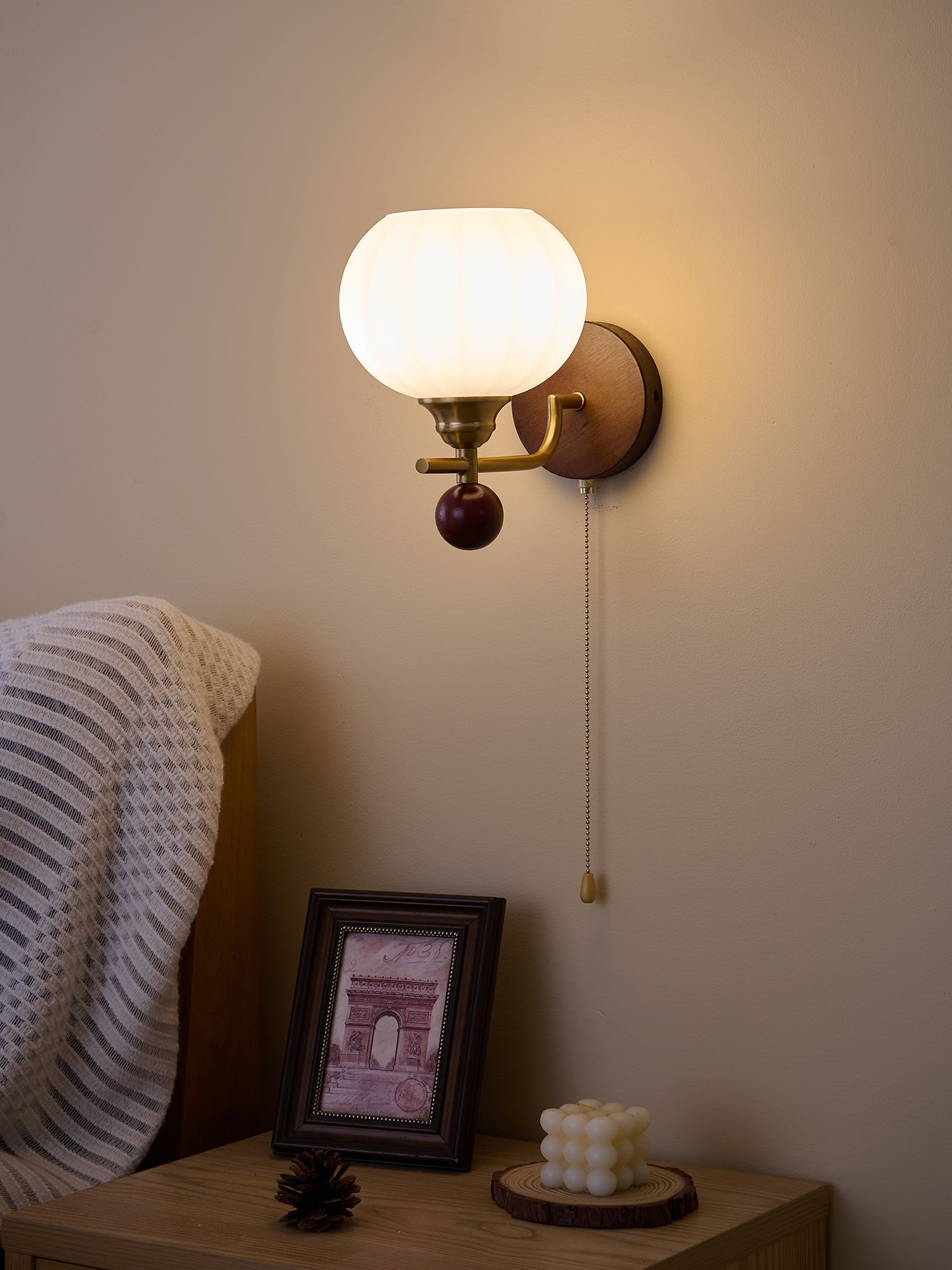 Syleella Premium Nordic Art Crest Glass Wood Wall Lamp