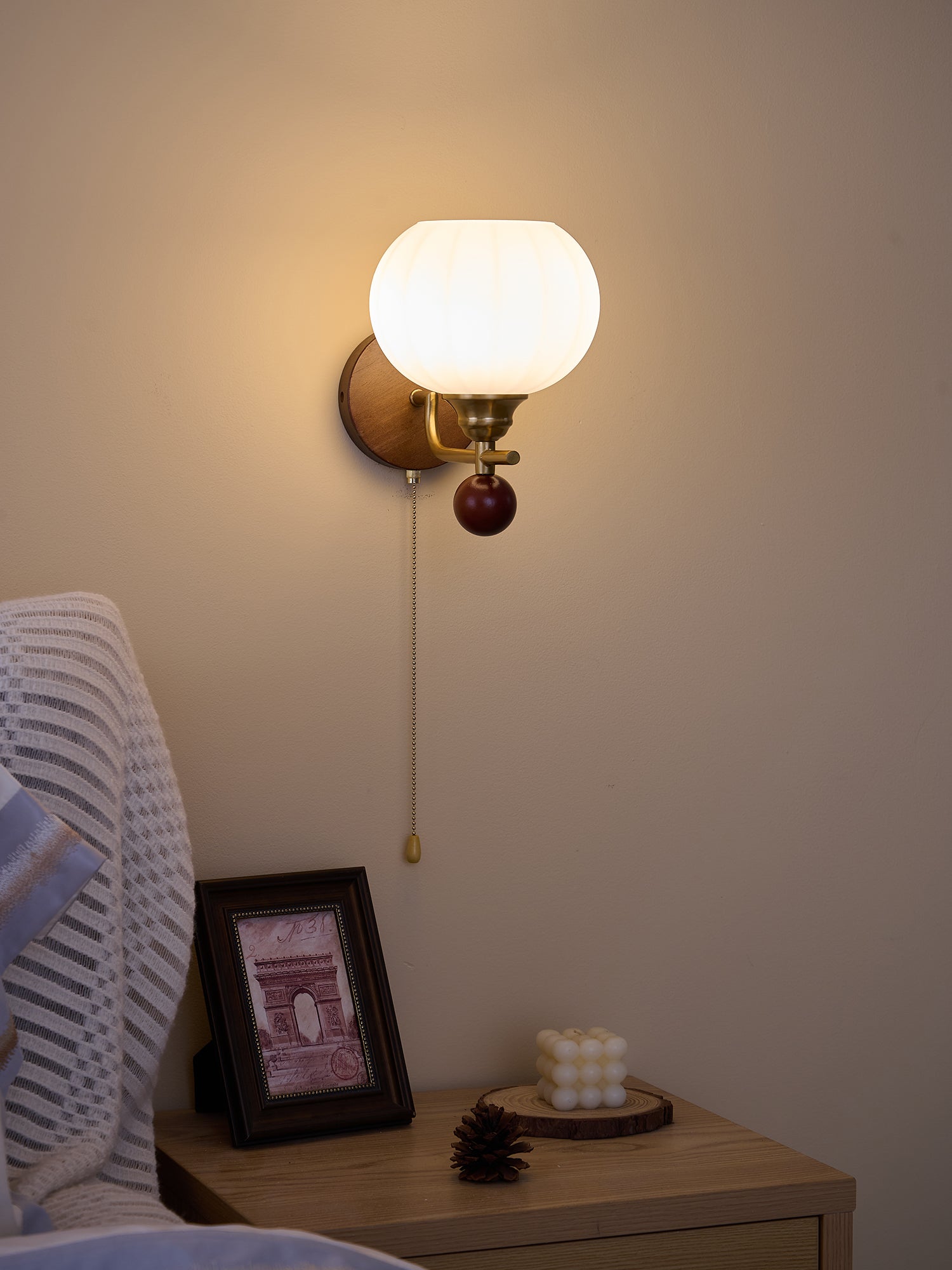 Syleella Premium Nordic Art Crest Glass Wood Wall Lamp
