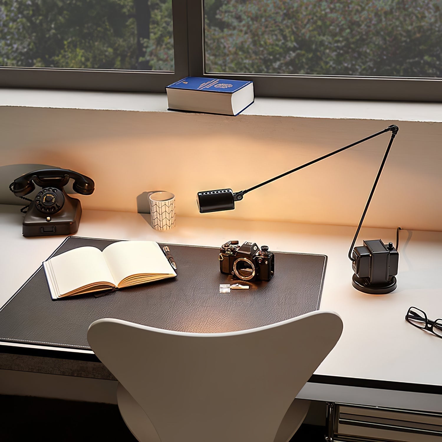 Orvyn Minimalist Table Lamp