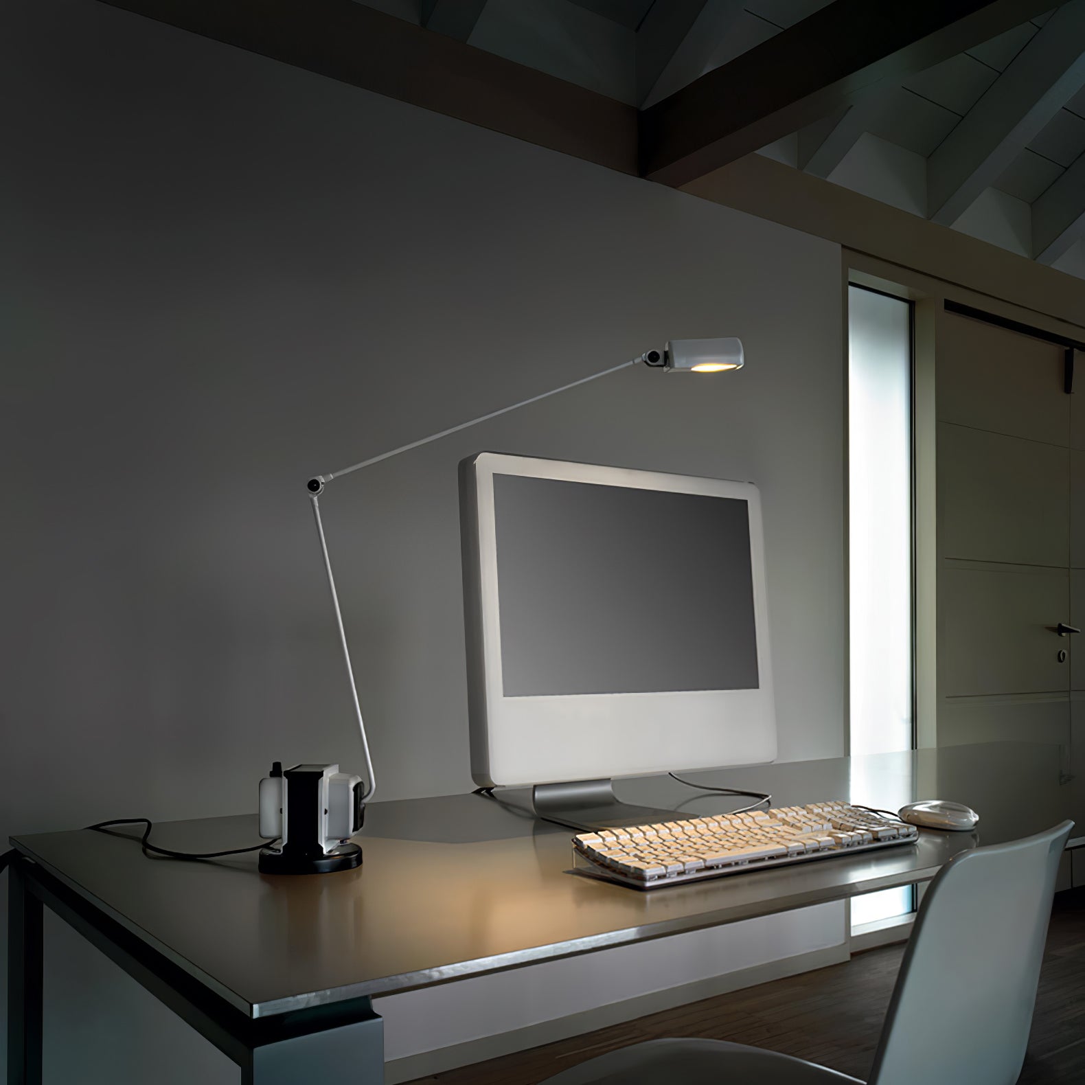 Orvyn Minimalist Table Lamp