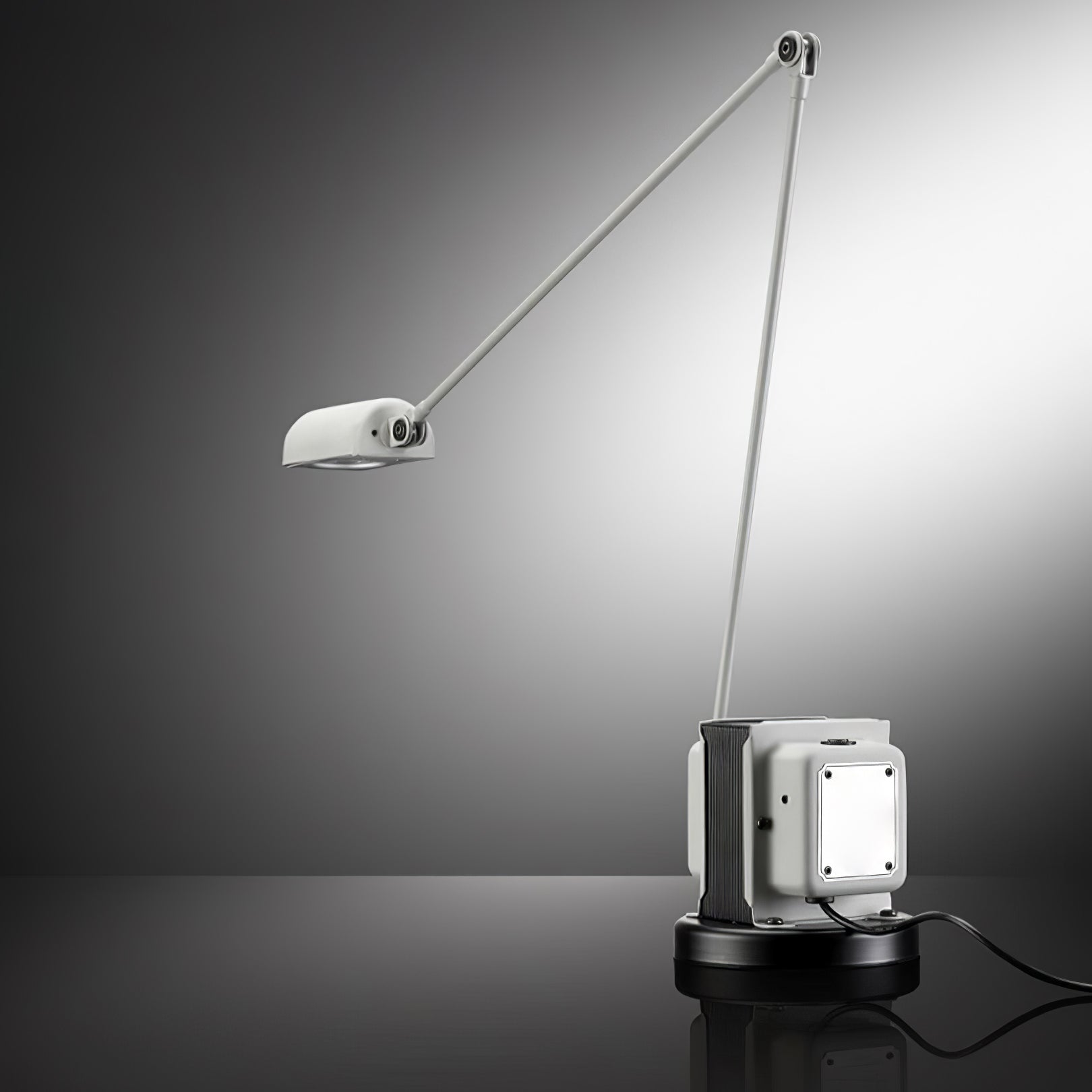 Orvyn Minimalist Table Lamp