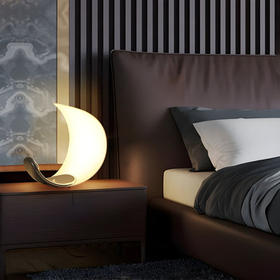 Lunora Elegant Flow Table Lamp