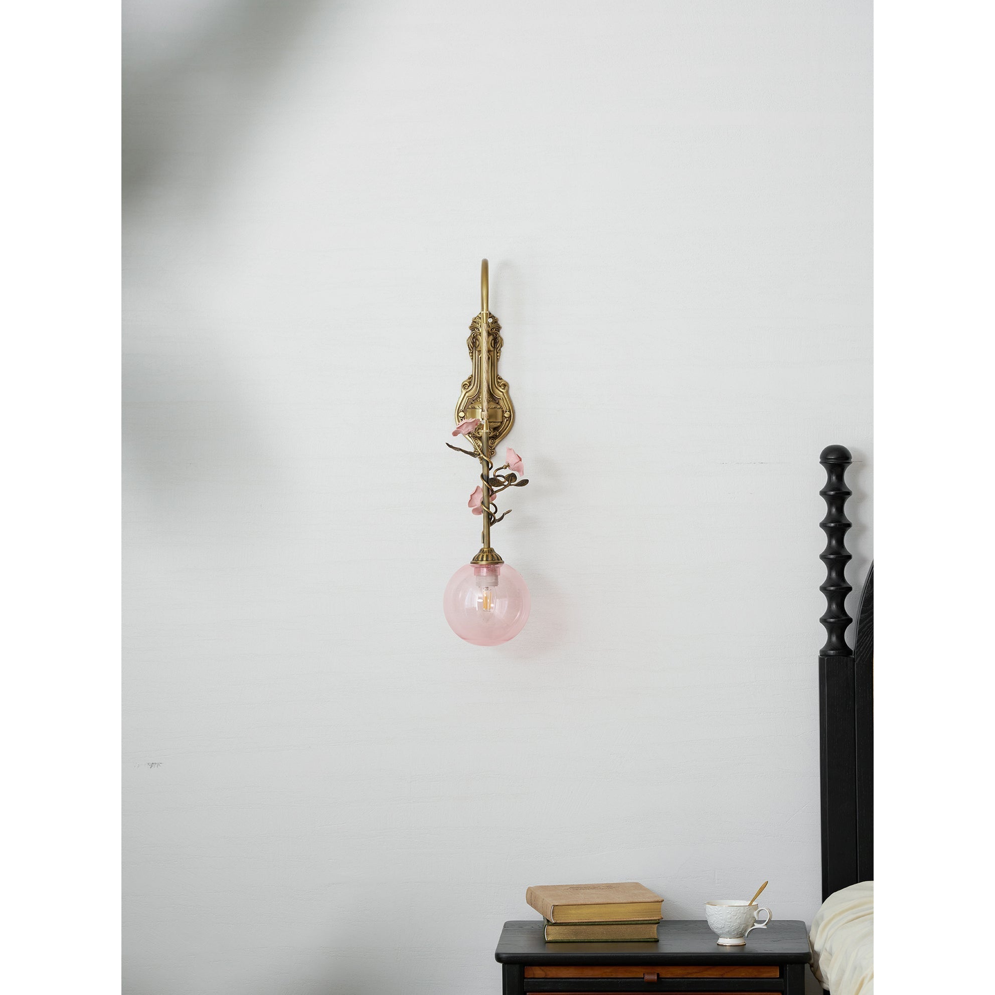 Elaararia Sconce
