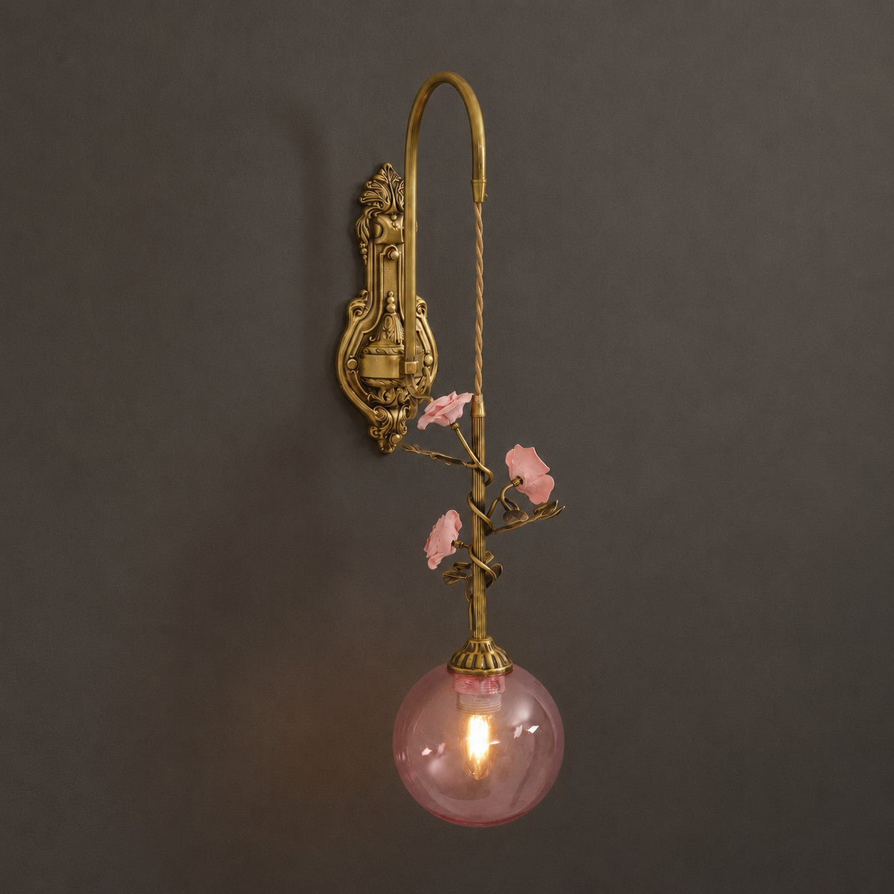 Elaararia Sconce