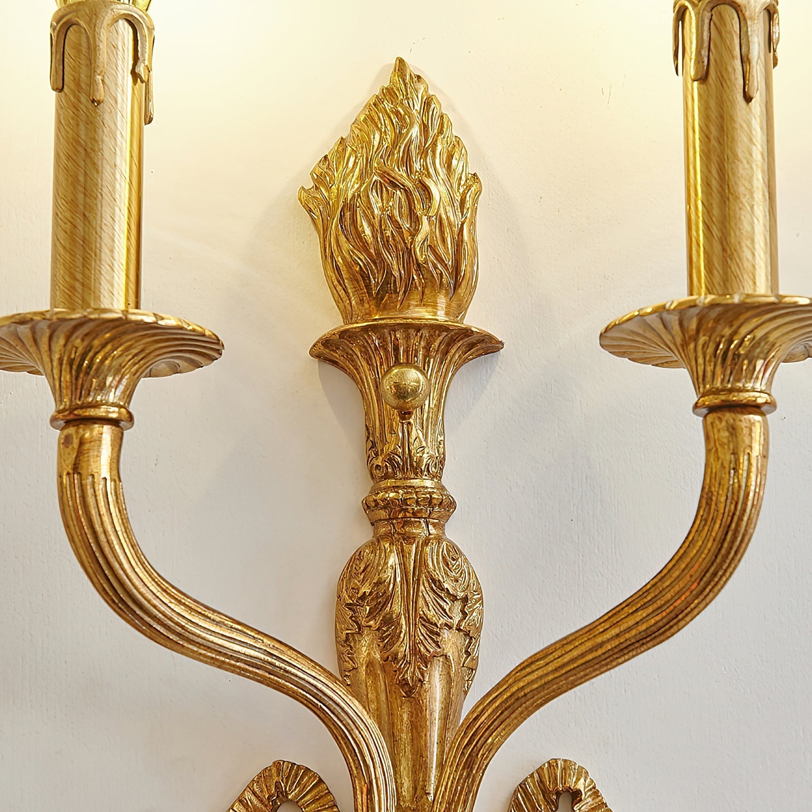 Selisaya Wall Lamp
