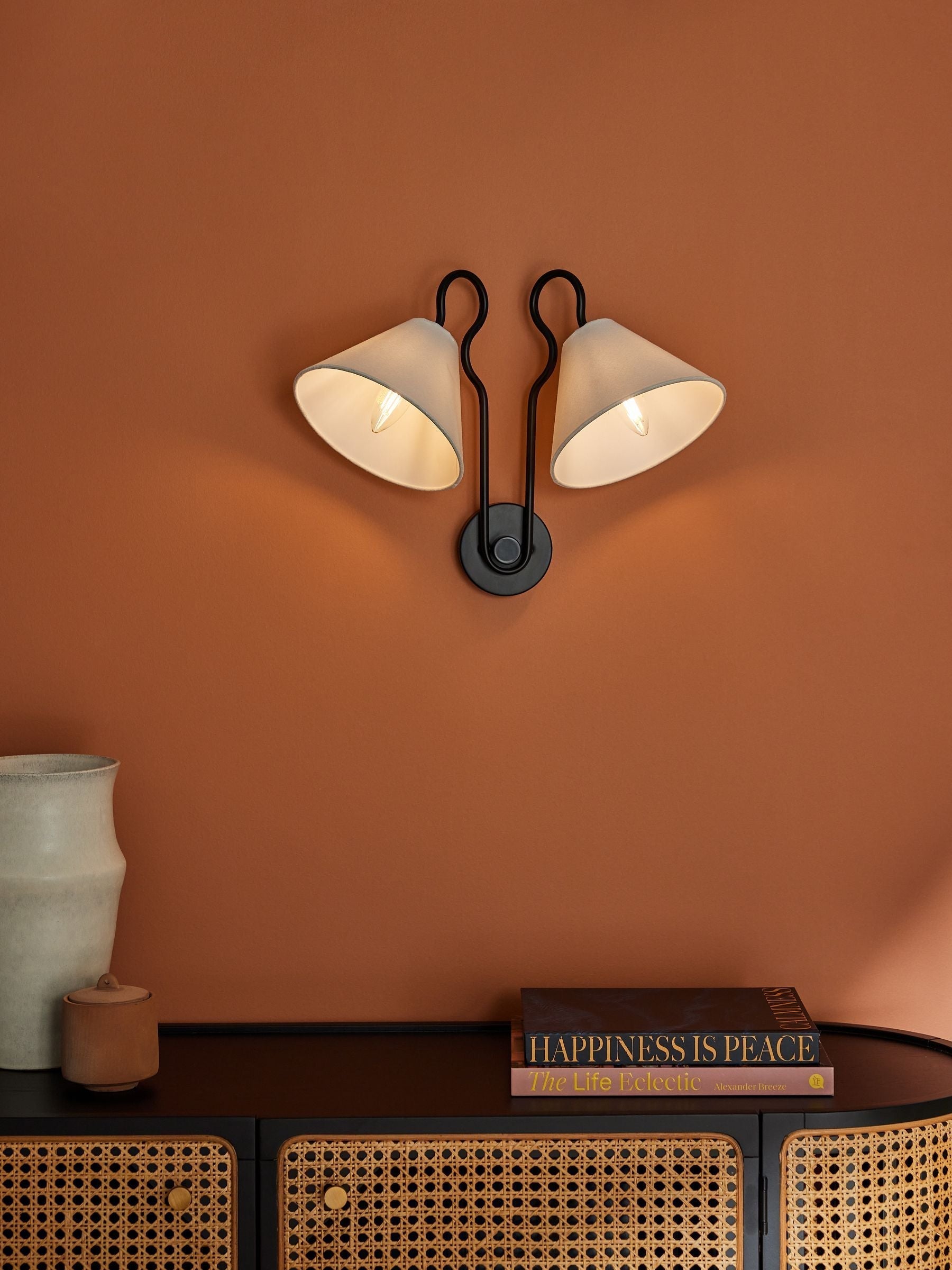 Orelorenne Wall Lamp