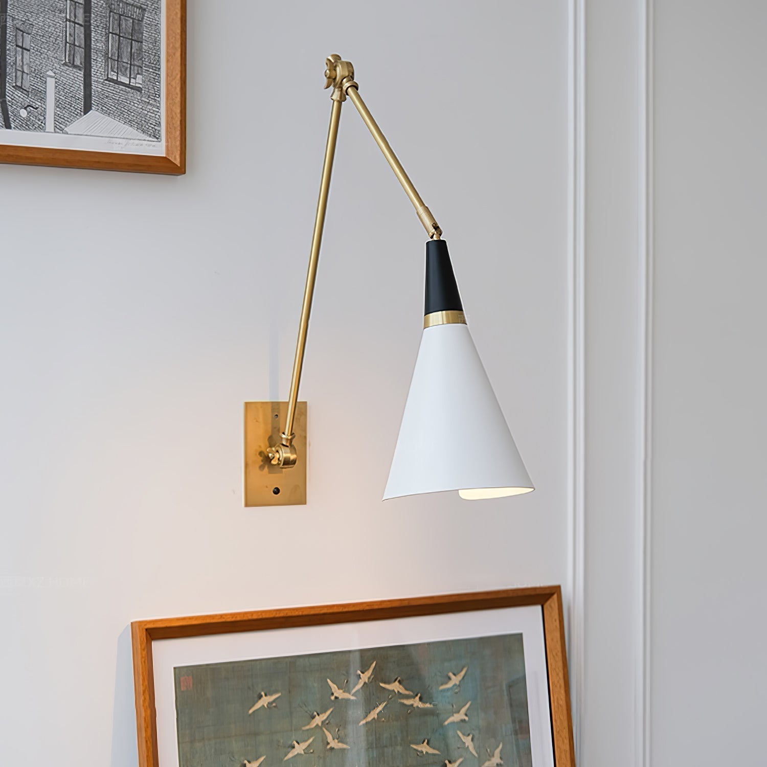 Avenalelle Wall Lamp