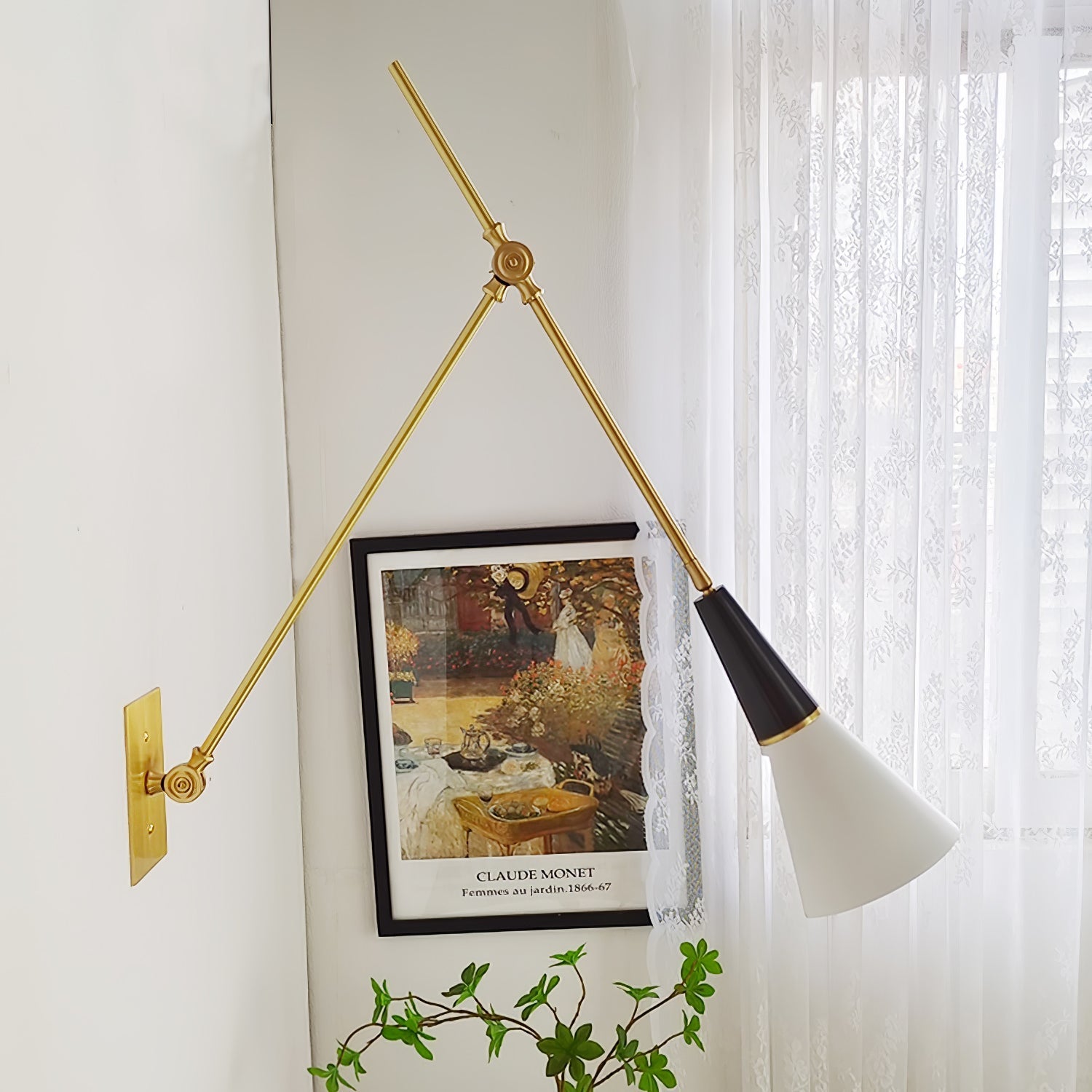 Avenalelle Wall Lamp