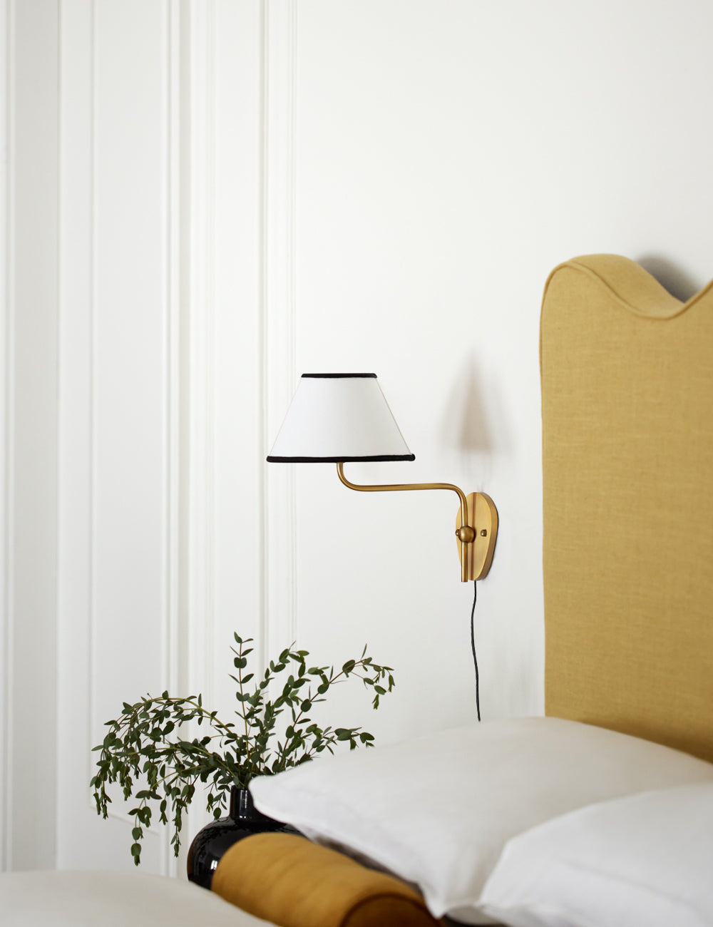 Miranella Wall Lamp