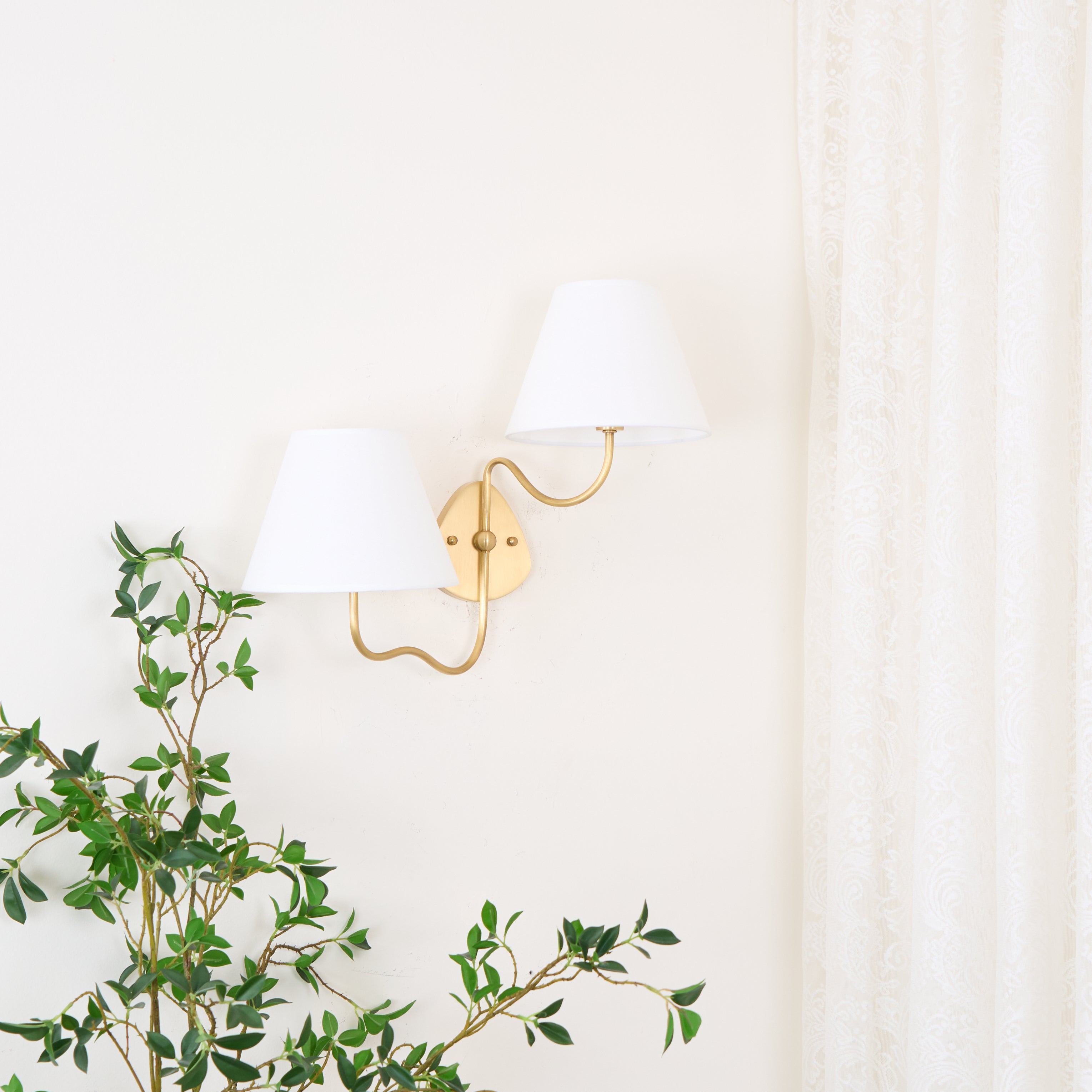 Selirora Wall Lamp