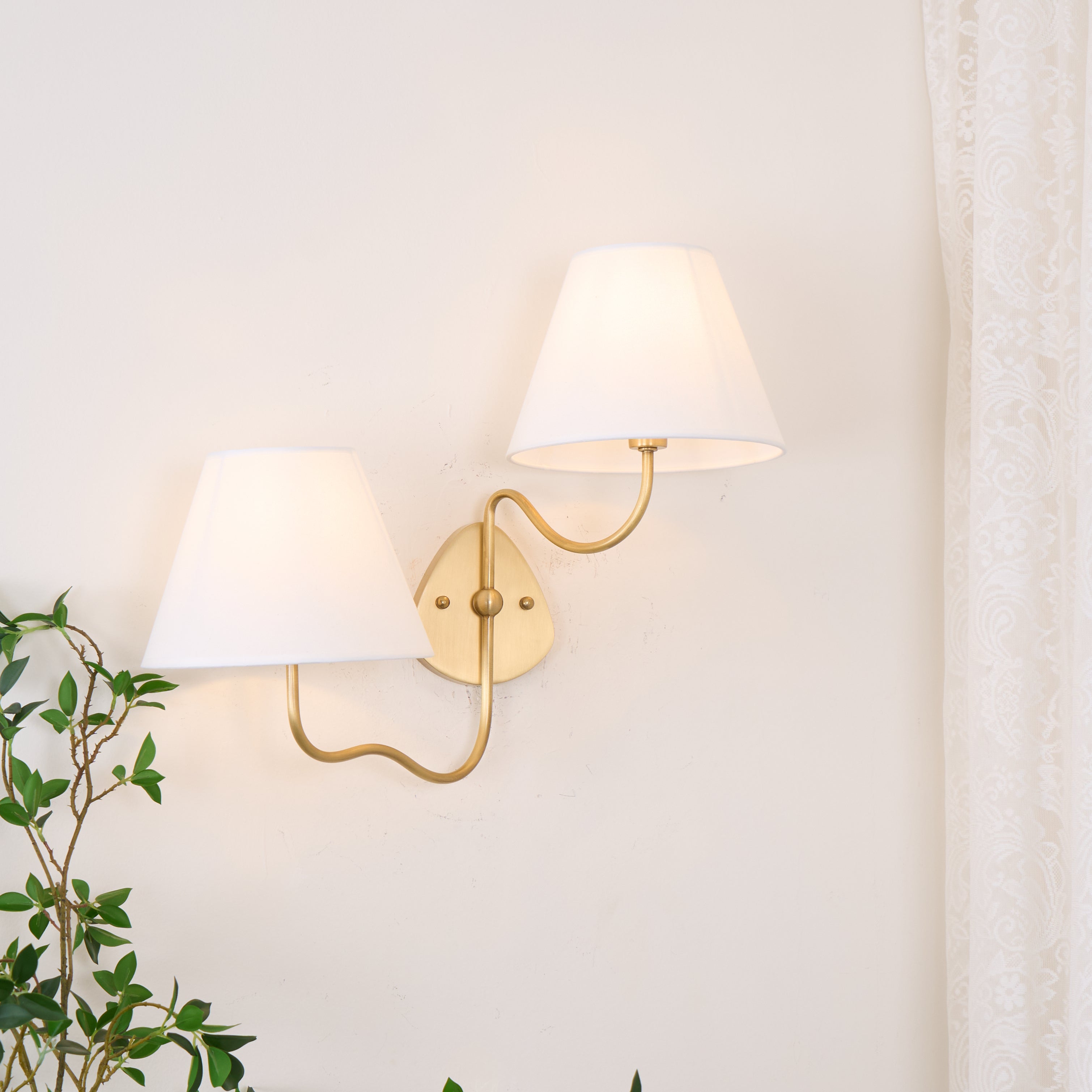Selirora Wall Lamp