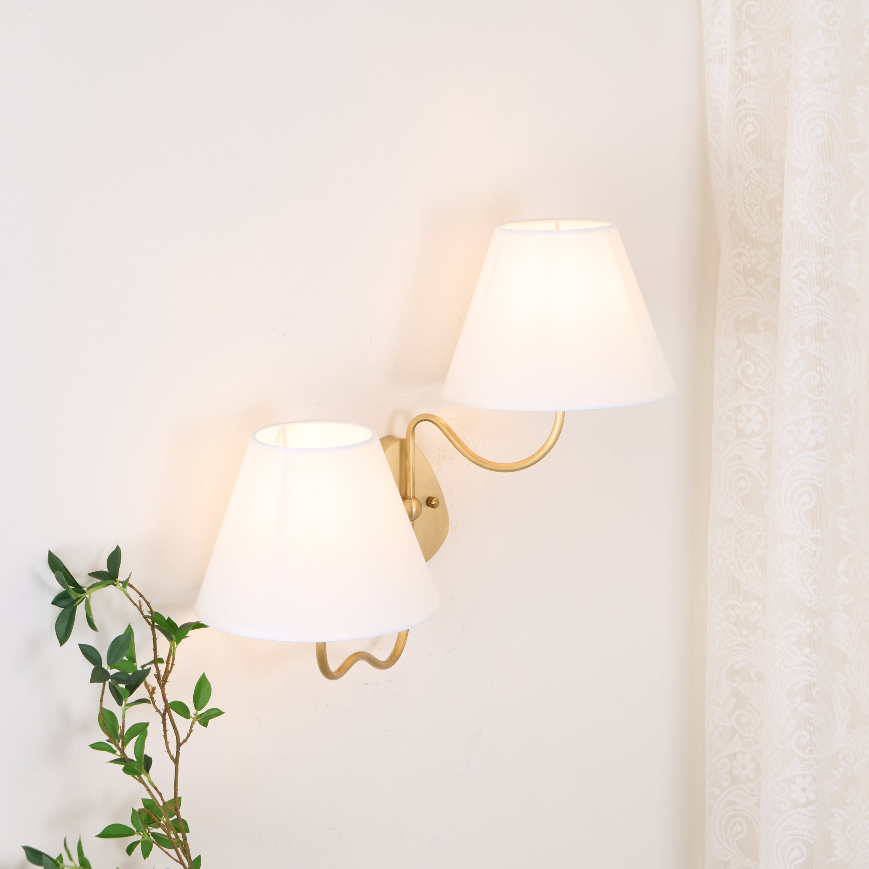 Selirora Wall Lamp