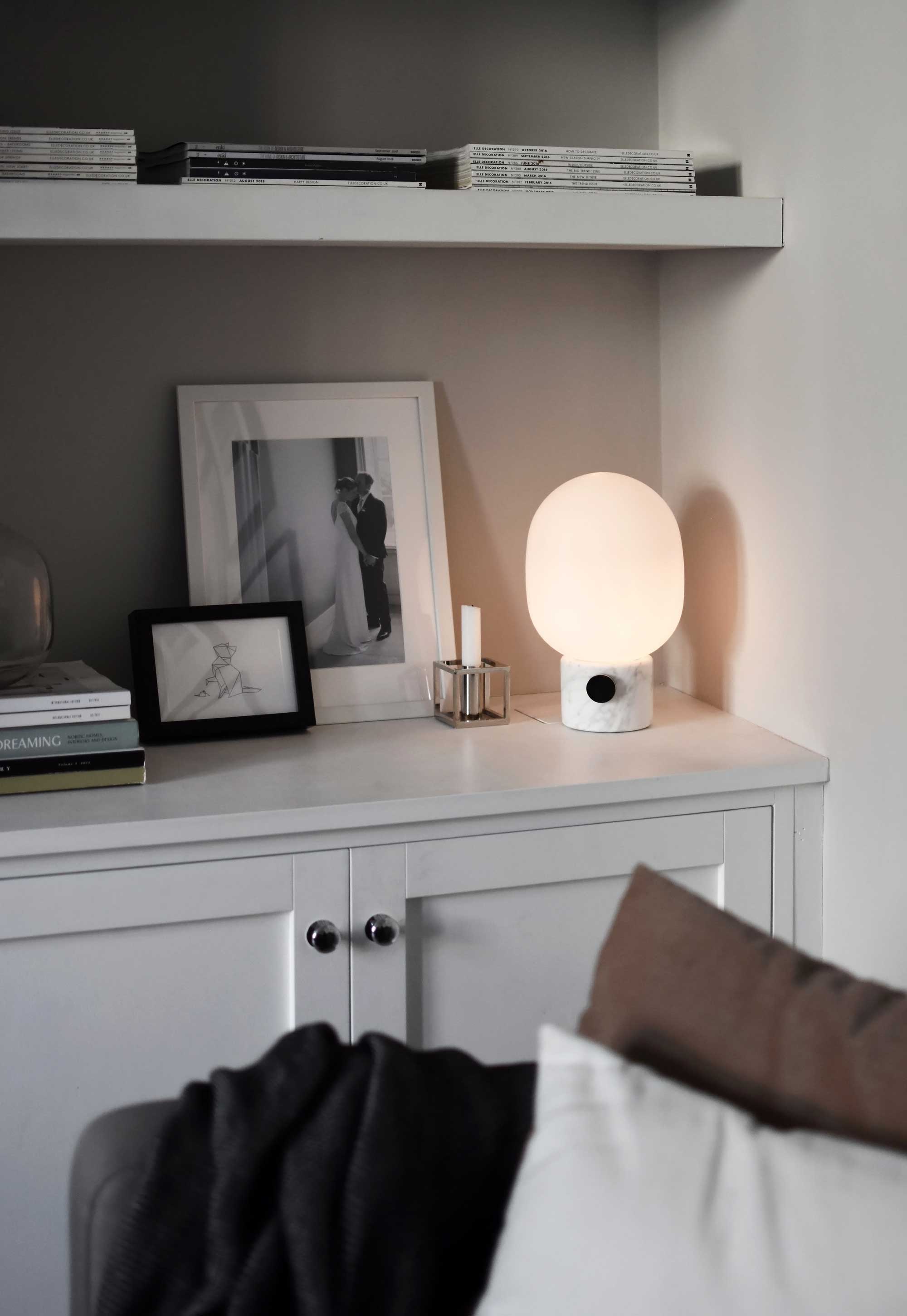 Velenelia Table Lamp