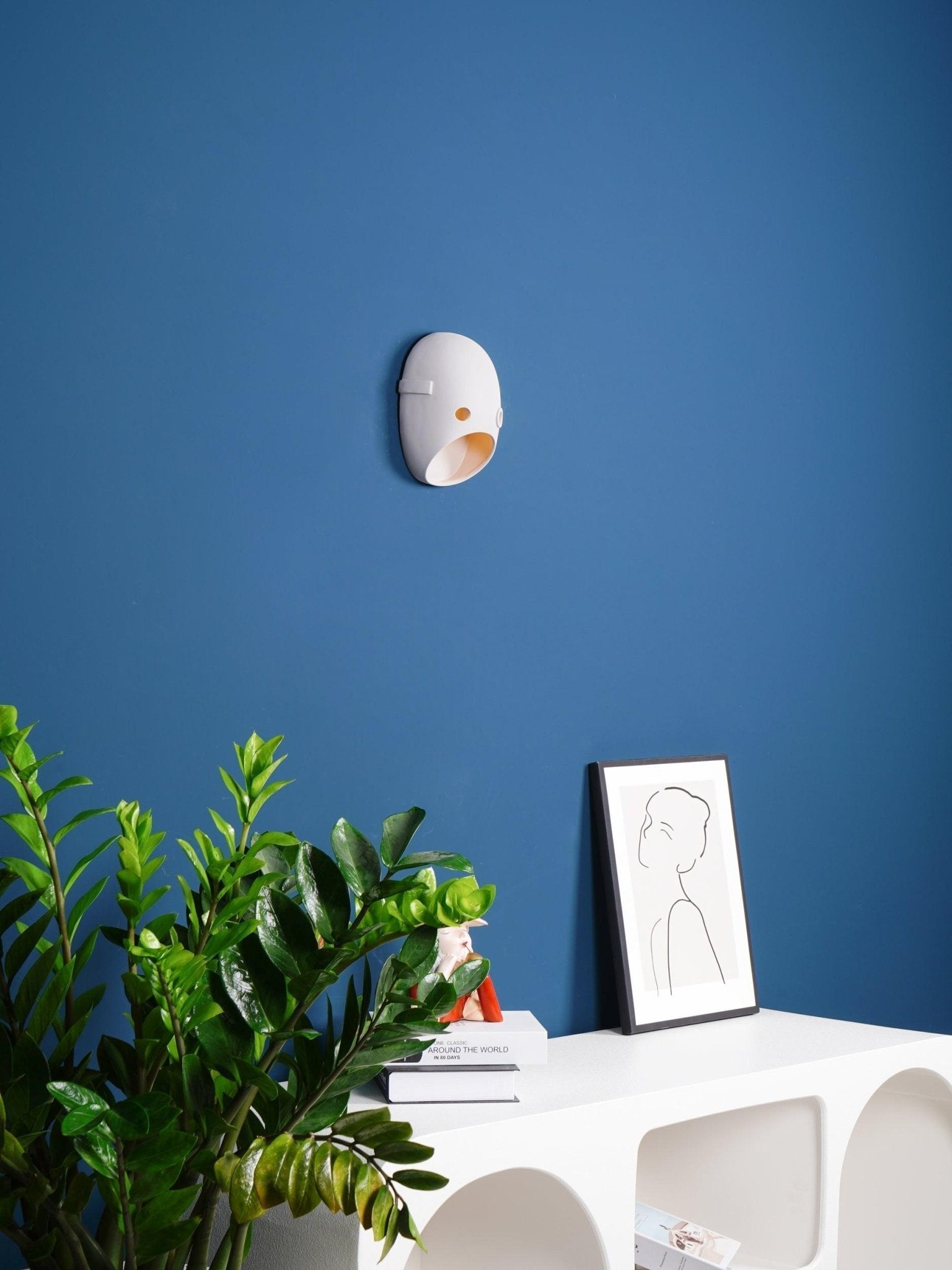 Mask Individual Creativity Resin Wall Light