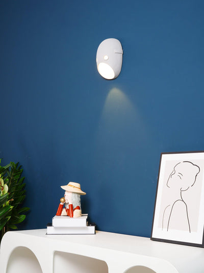 Mask Individual Creativity Resin Wall Light