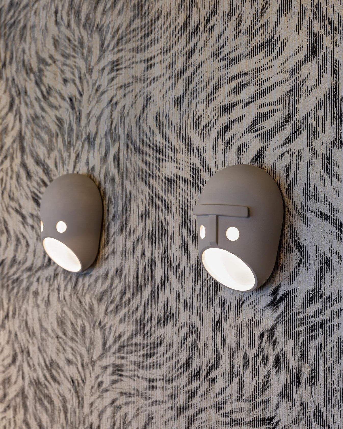 Mask Individual Creativity Resin Wall Light