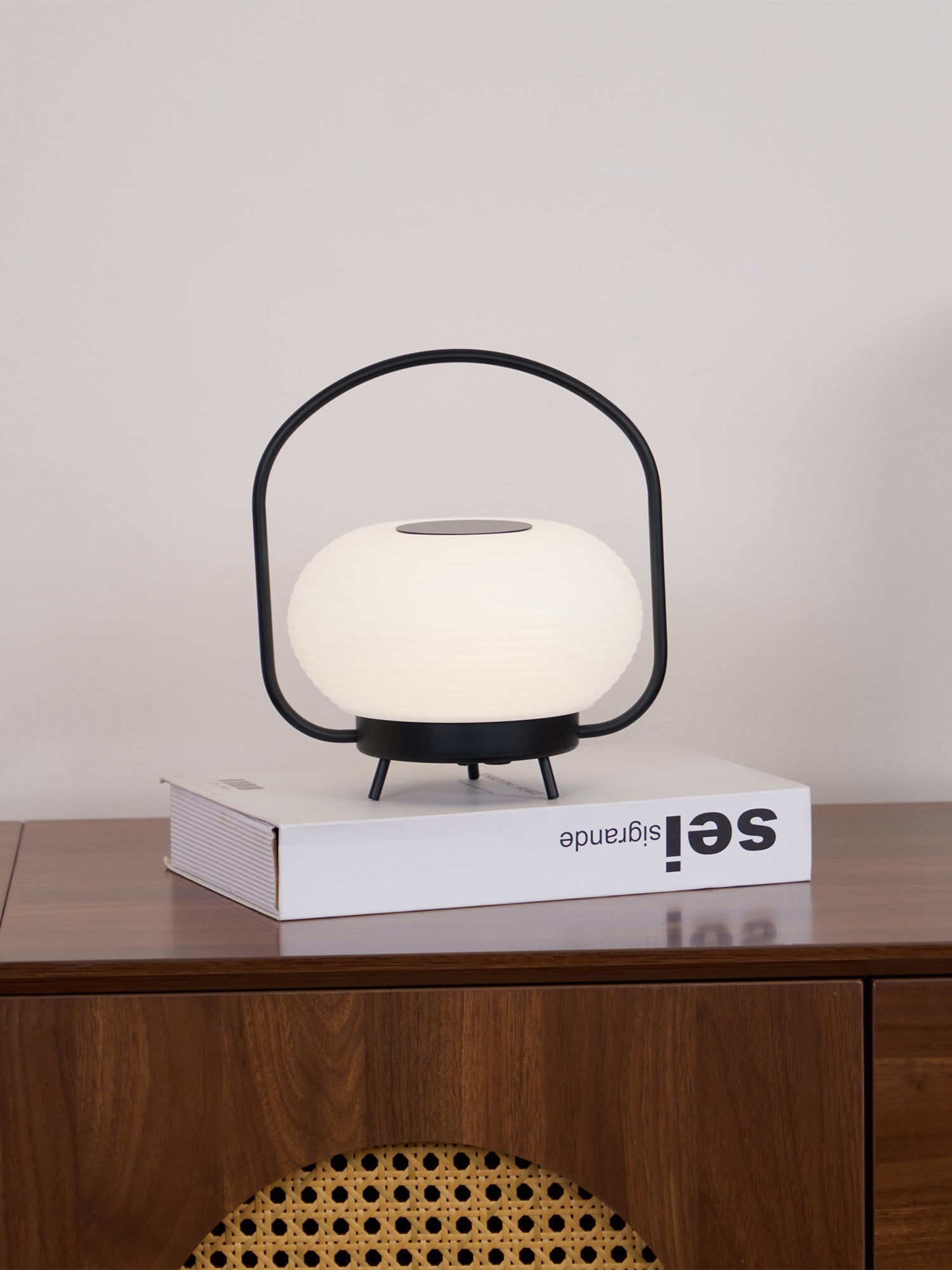 Saelan Minimalist Table Lamp
