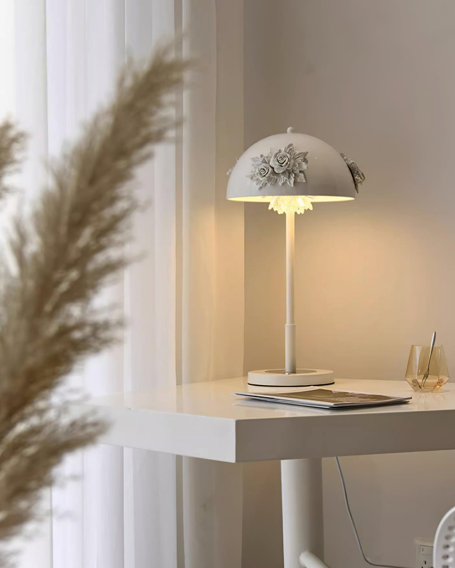Uvaris Romantic  Crystal Table Lamp