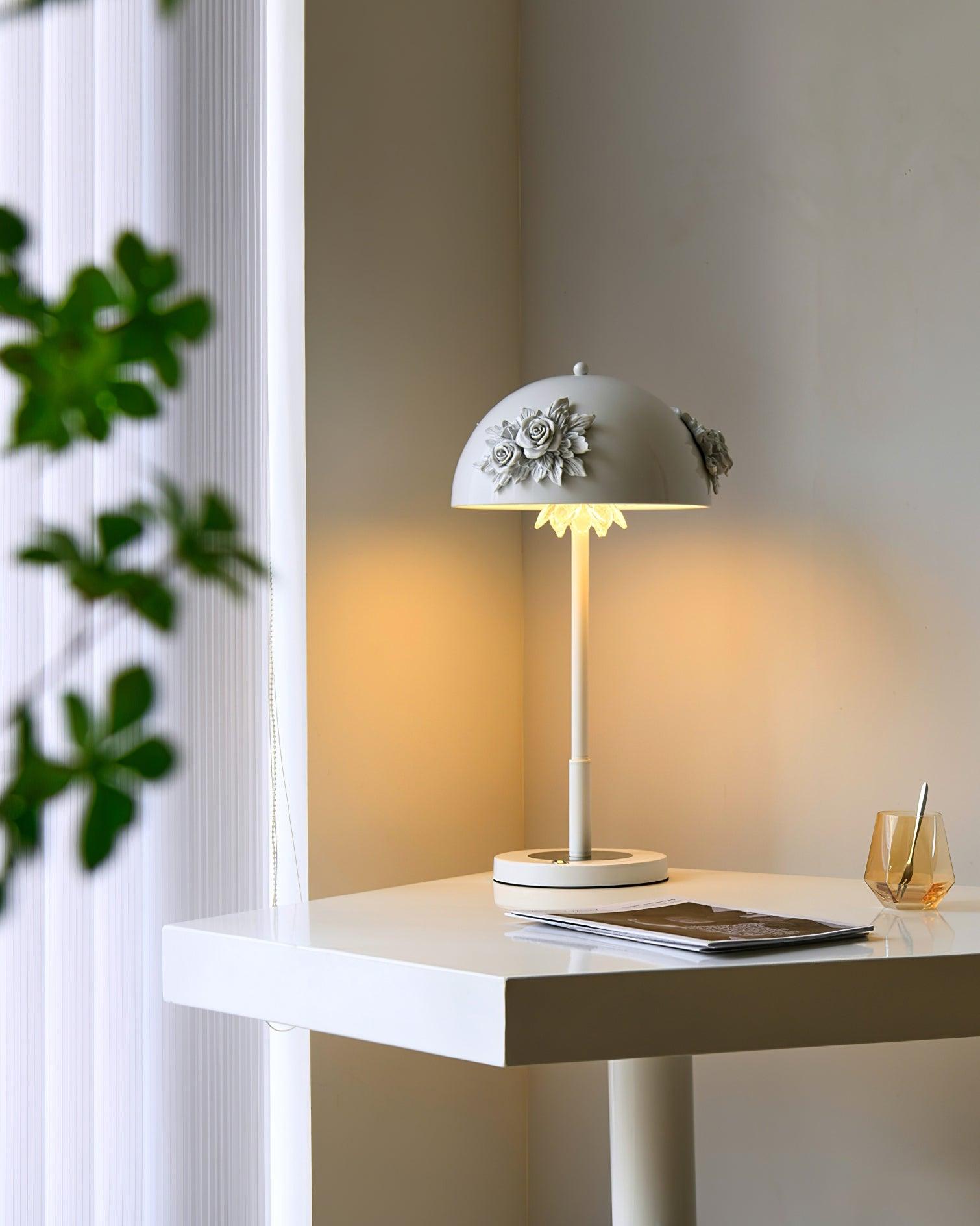 Uvaris Romantic  Crystal Table Lamp