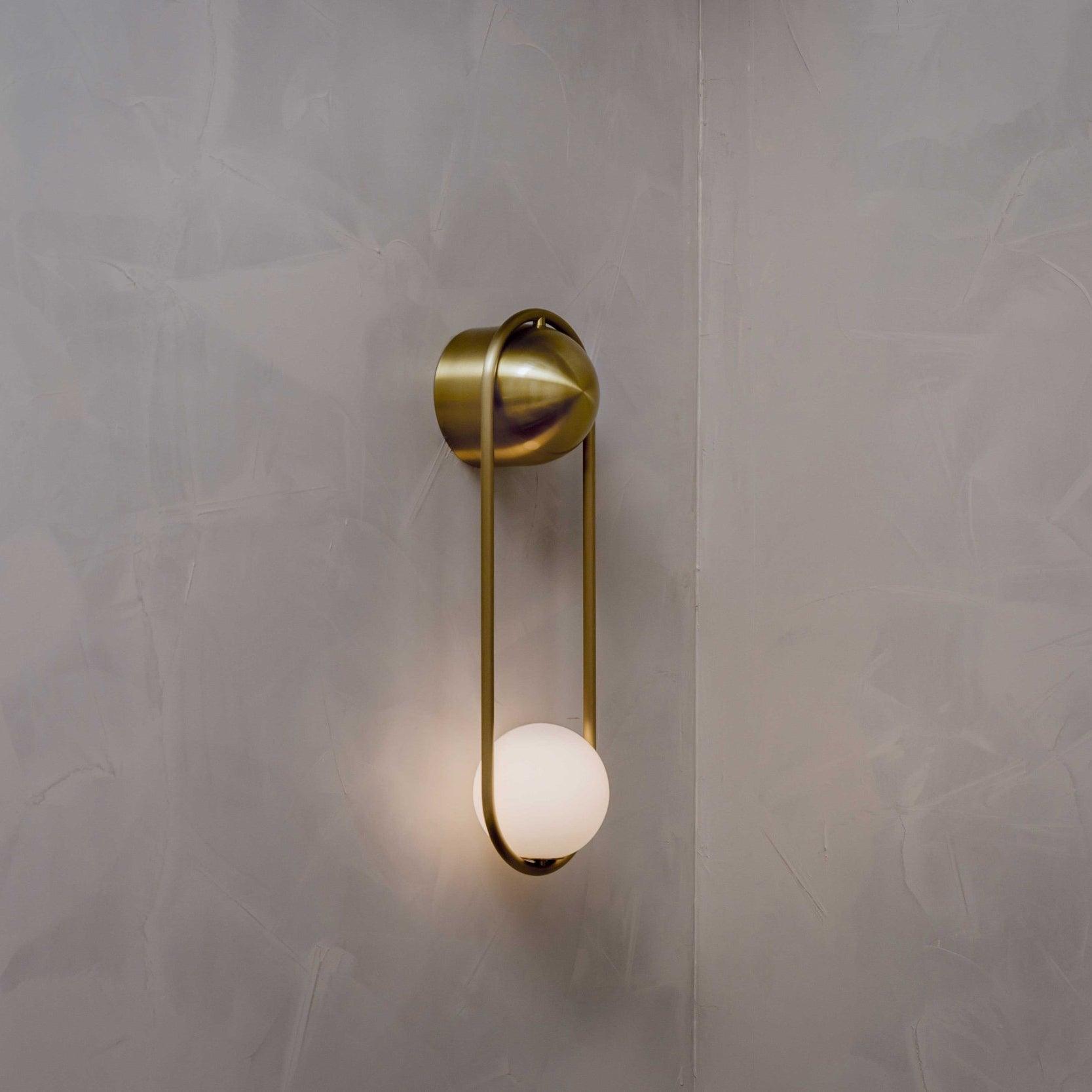 Solarine Radiain Brass Minimalist Wall Lamp