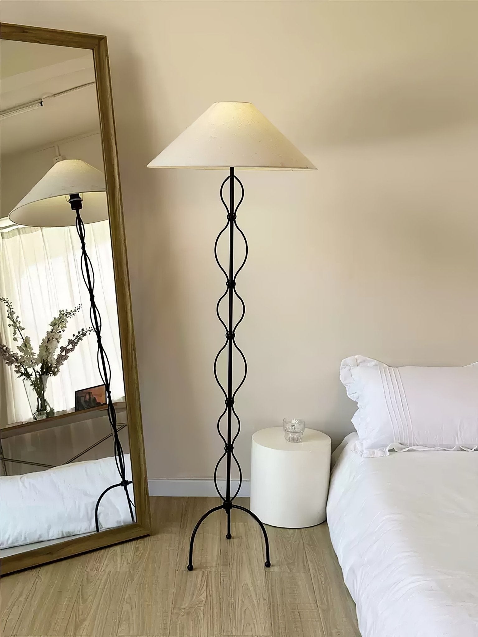 Jodi Modern Floor Lamp