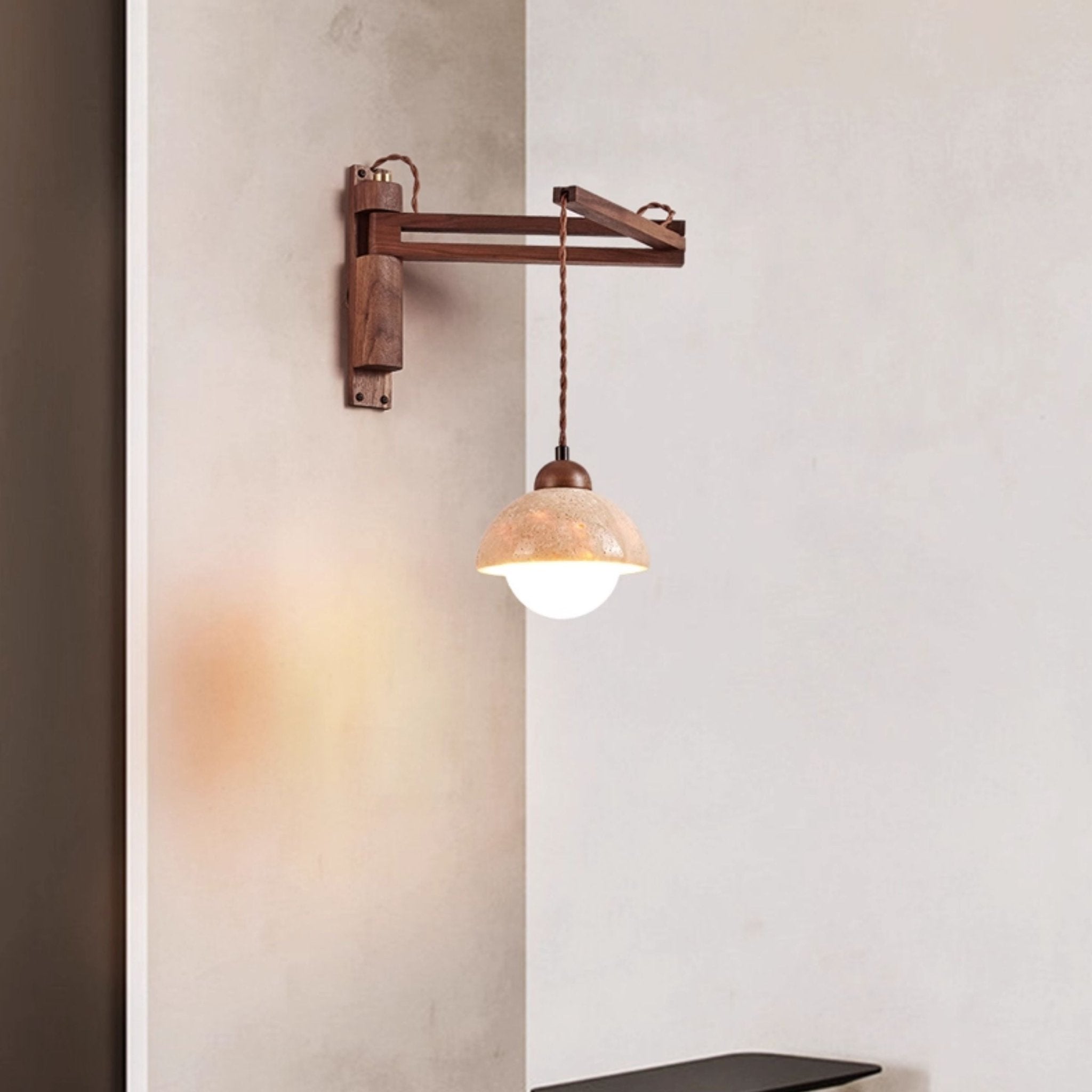 Avenoaine Cantilever Wall Light
