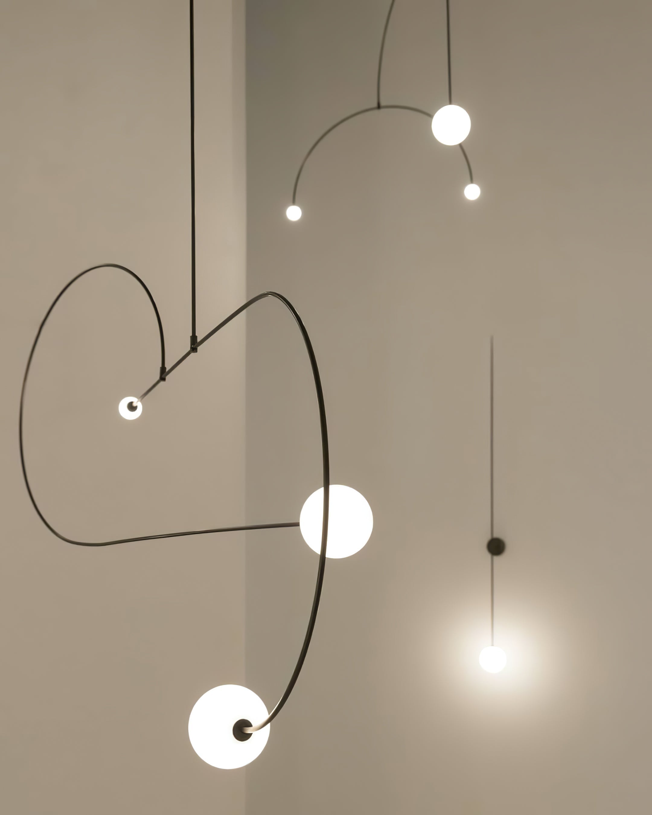 Veluelle Modern Minimalist Mobile Glass Wall Lamp