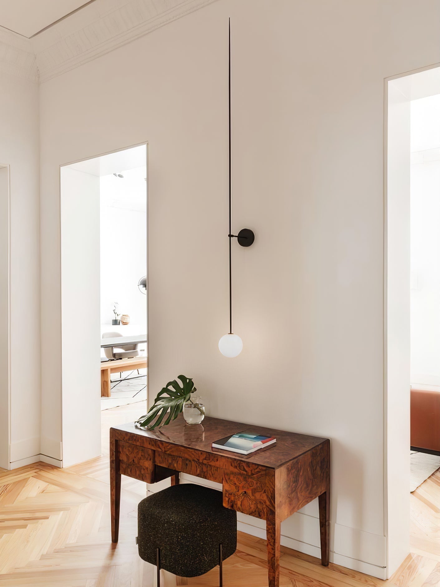 Veluelle Modern Minimalist Mobile Glass Wall Lamp