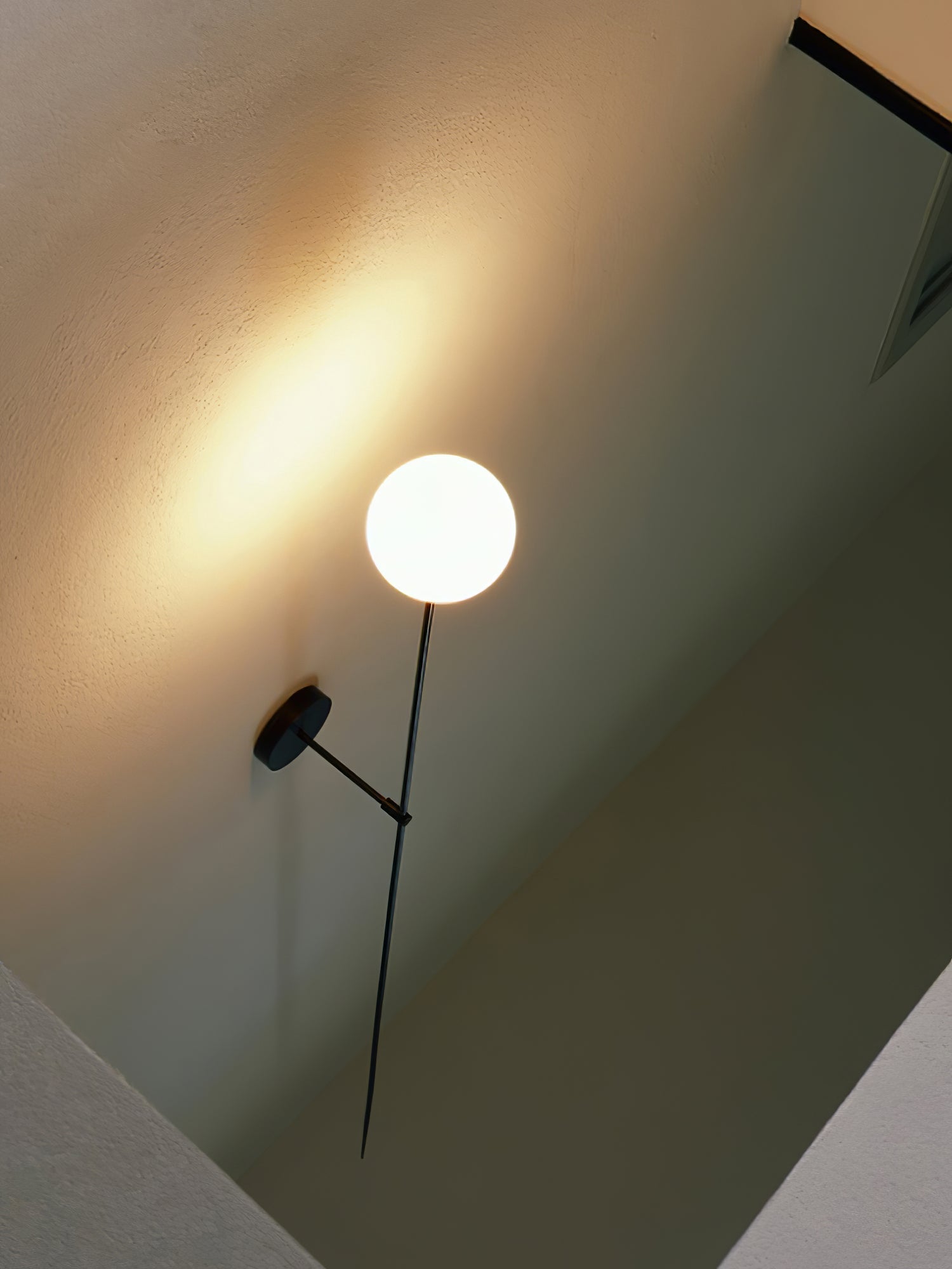Veluelle Modern Minimalist Mobile Glass Wall Lamp