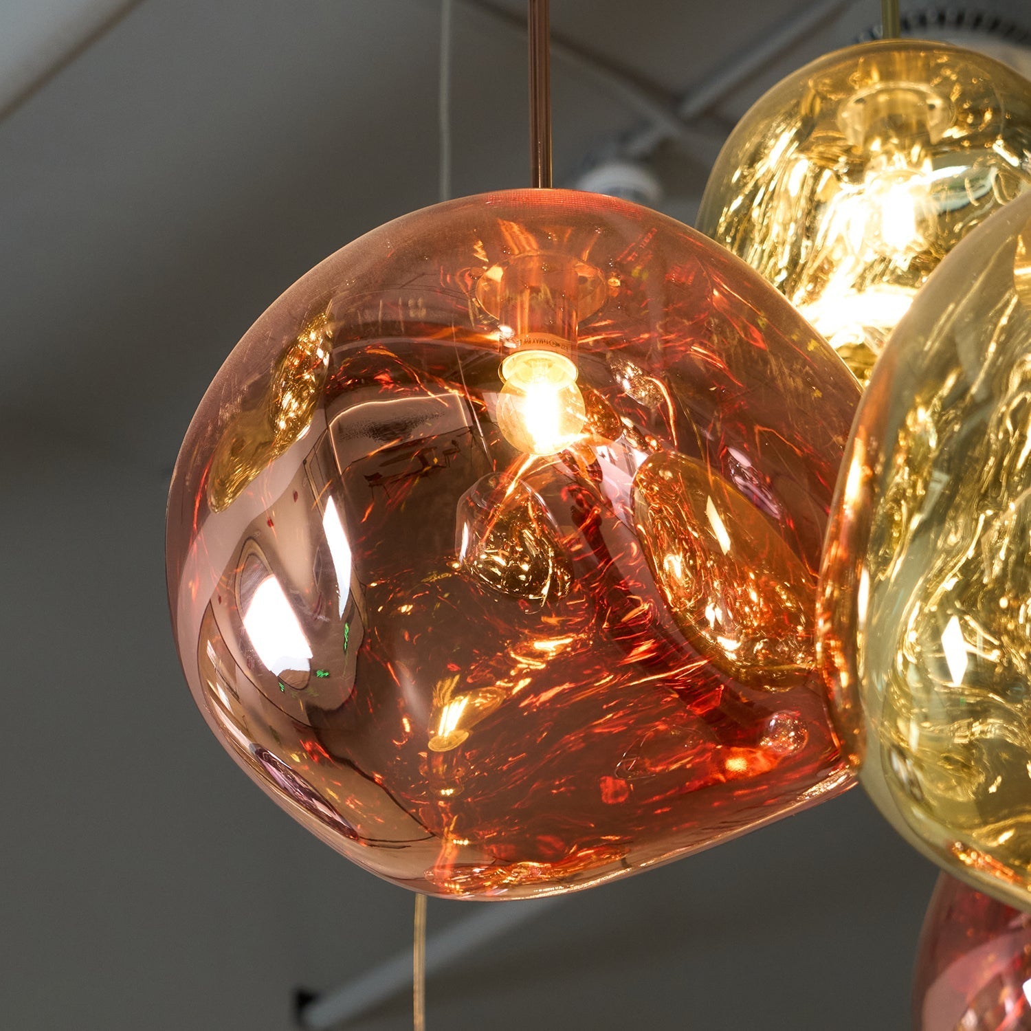 Aveneneria Spheres Pendant Lamp