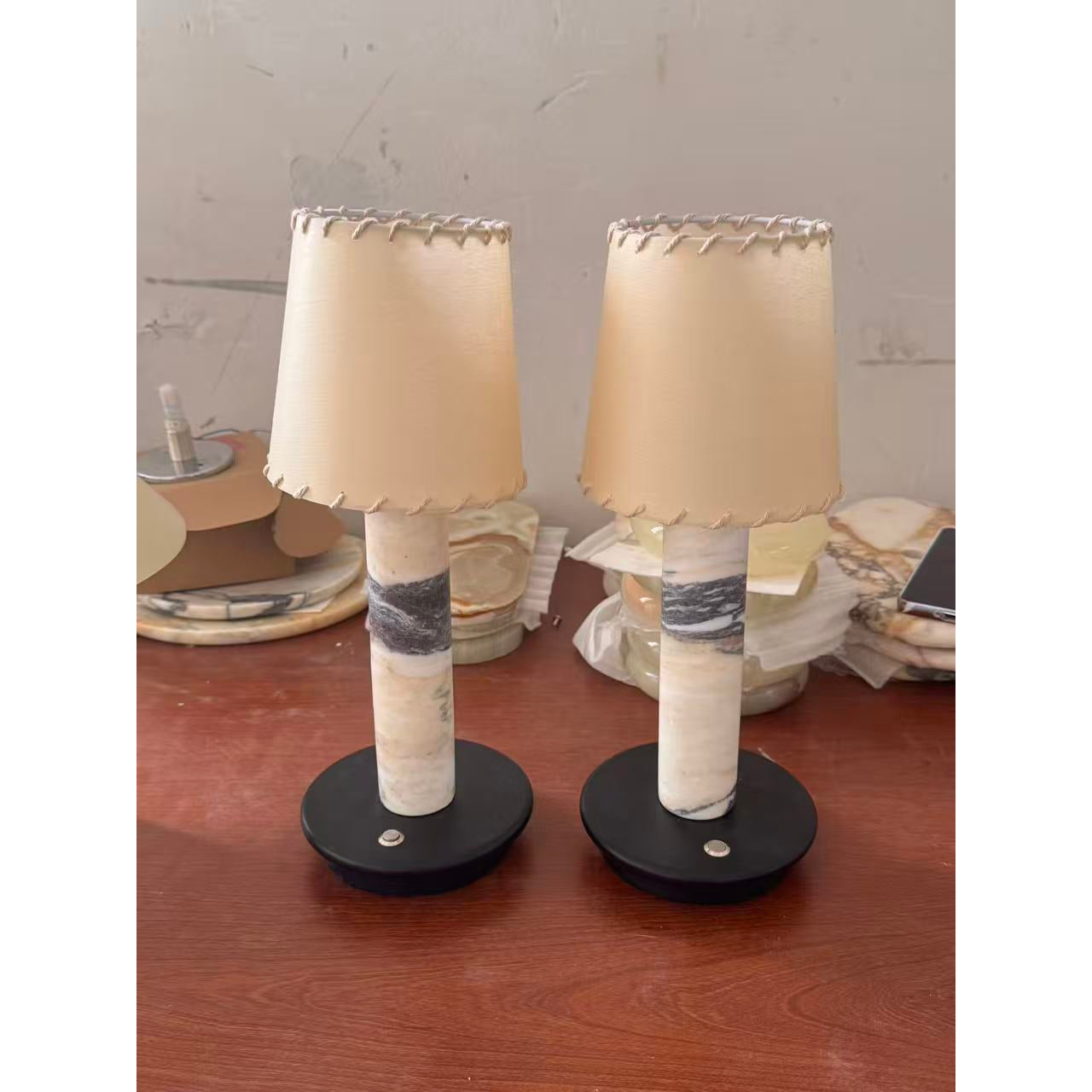 Viraerira Table Lamp