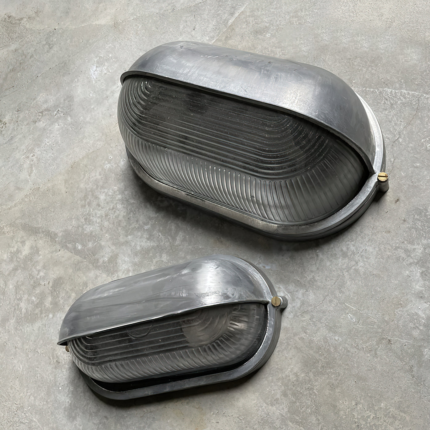 Hawstone Glass Outdoor Light