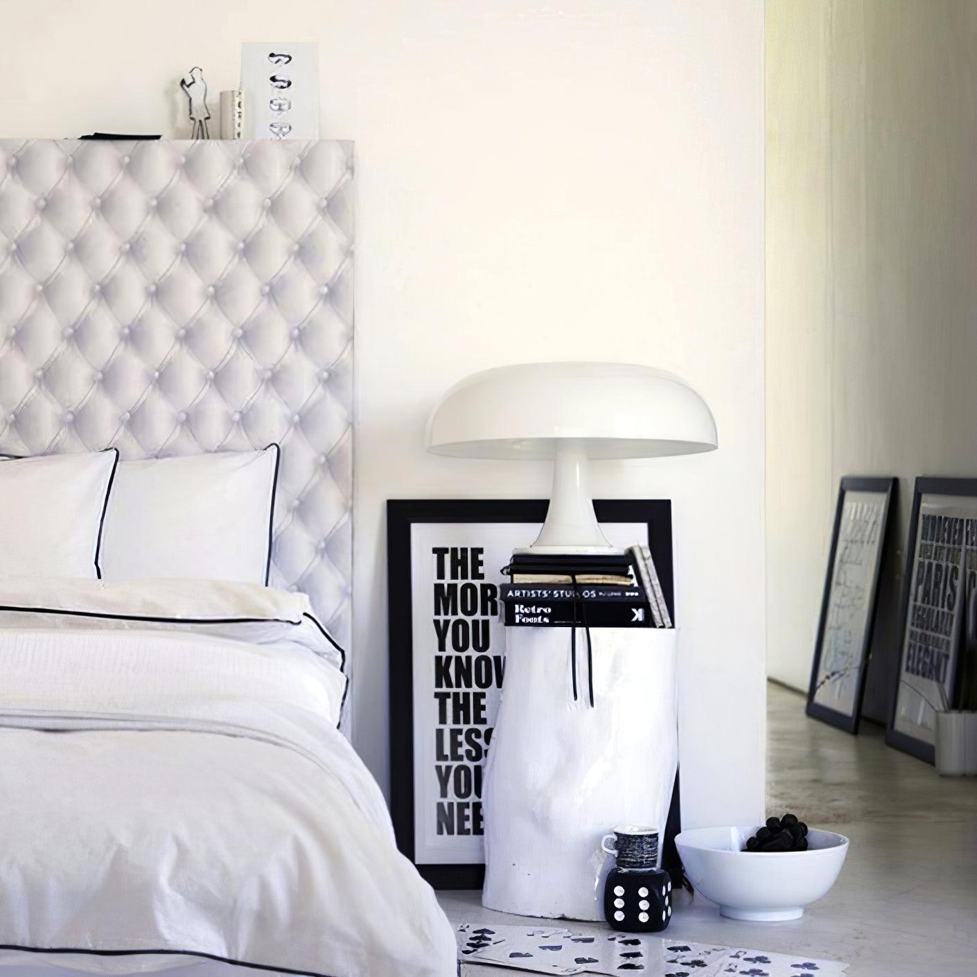Orelielia Playful Retro Table Lamp