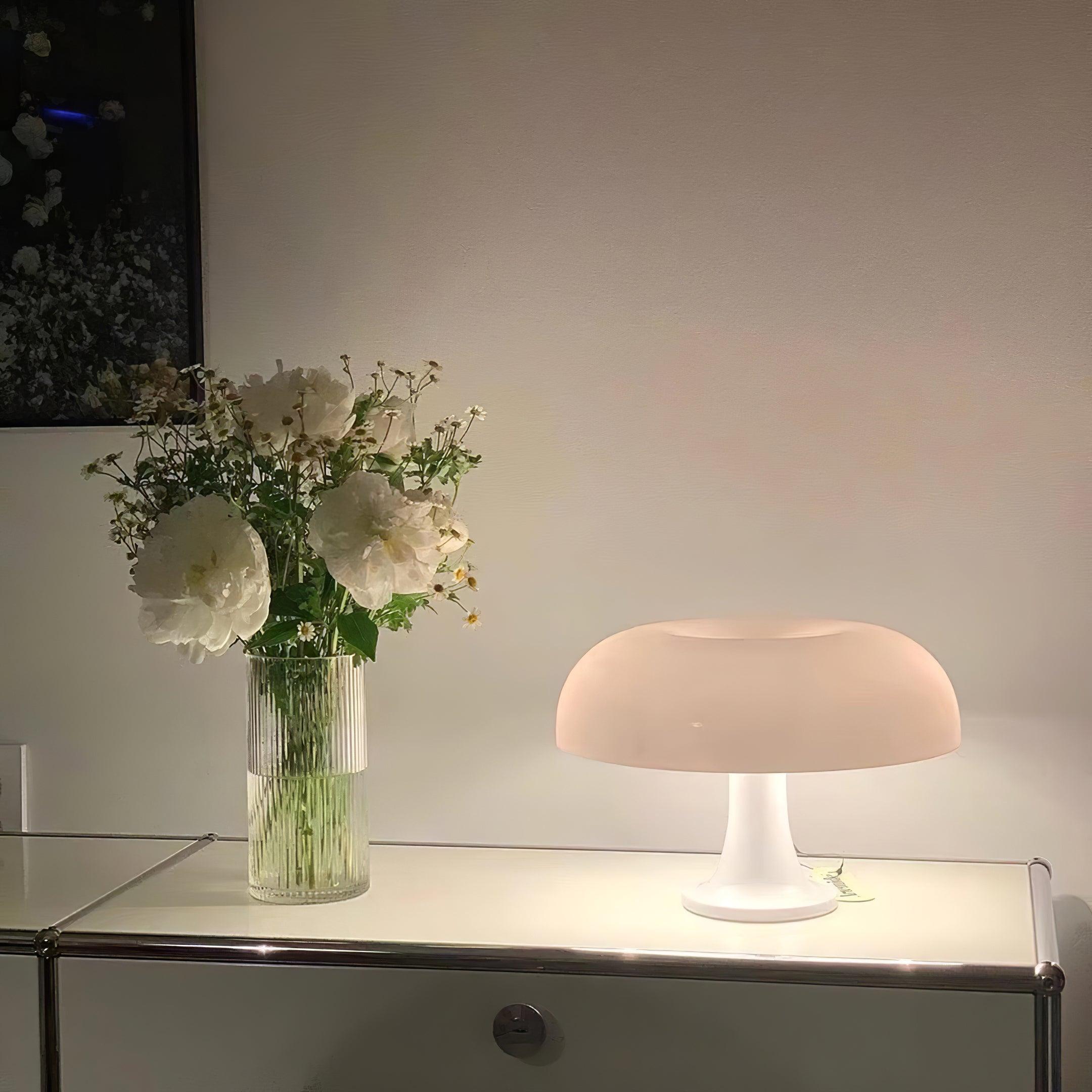 Orelielia Playful Retro Table Lamp