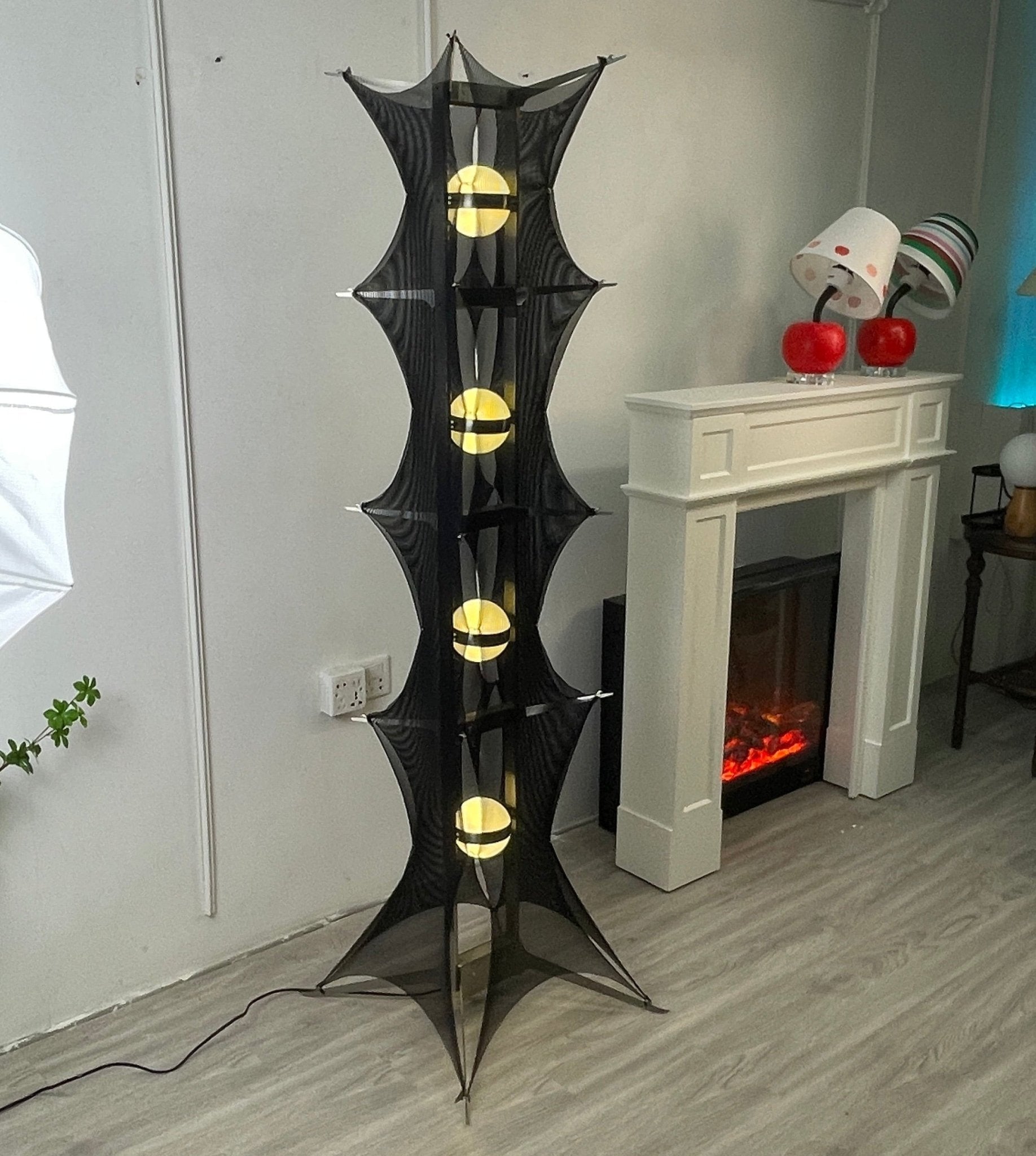 Miroia Modern Floor Lamp