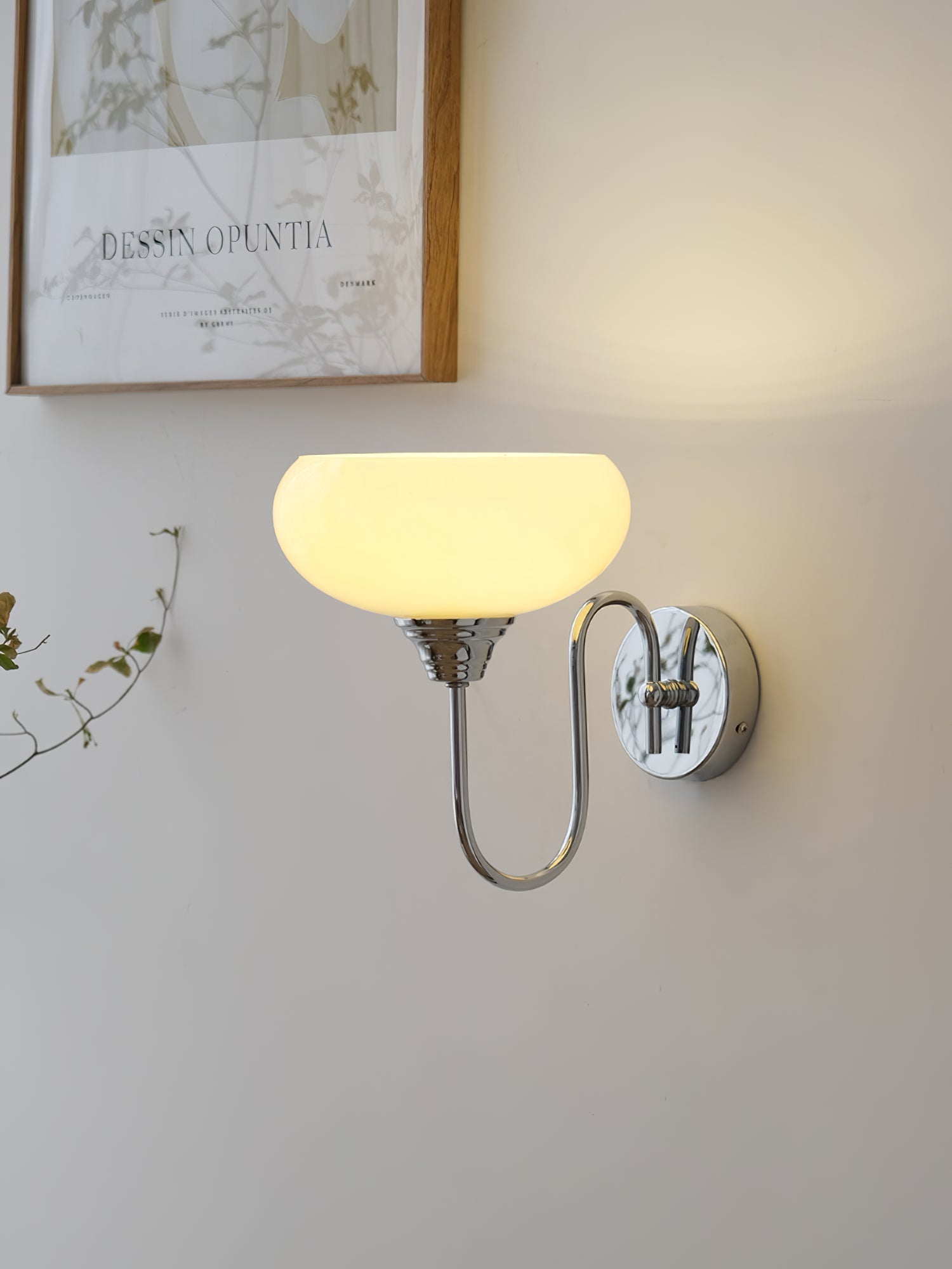 Ophaan Wall Light