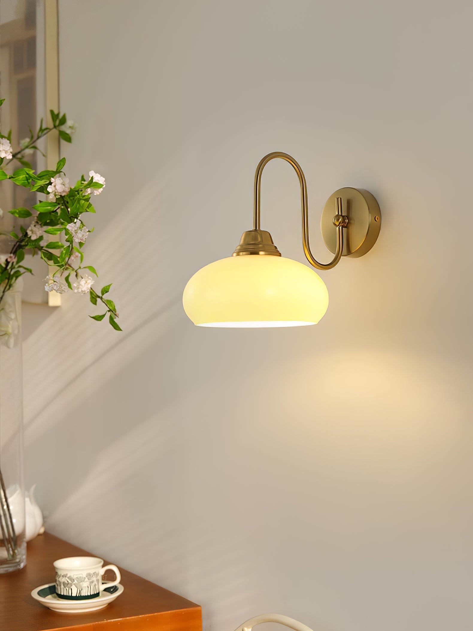 Ophaan Wall Light