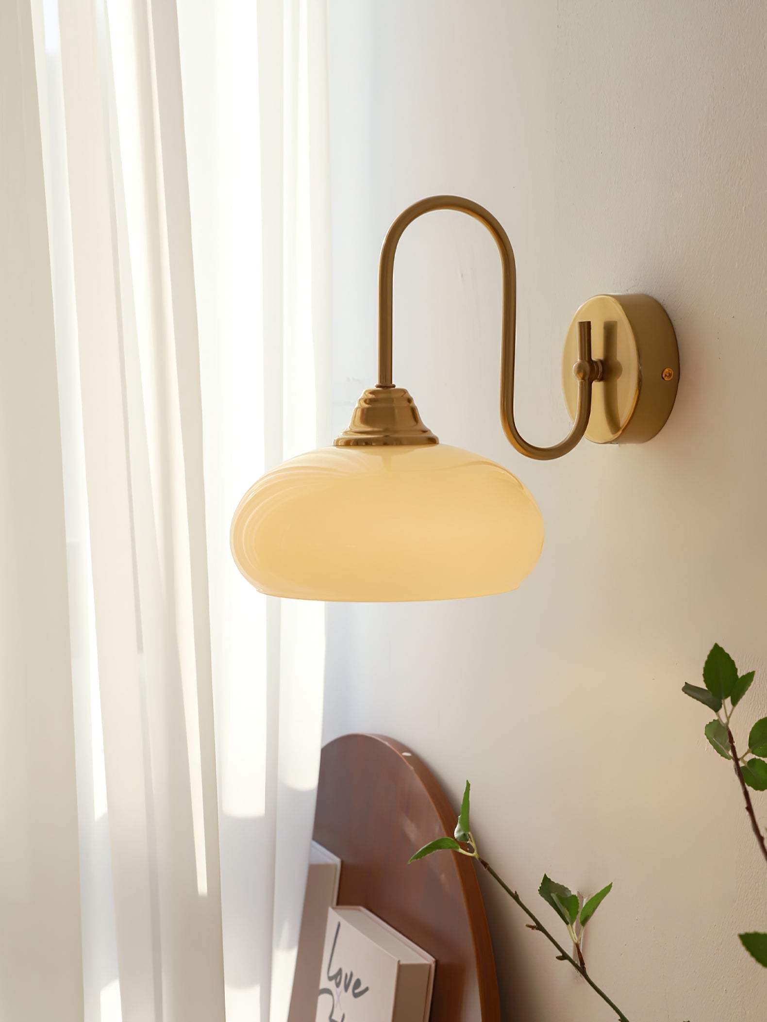 Ophaan Wall Light