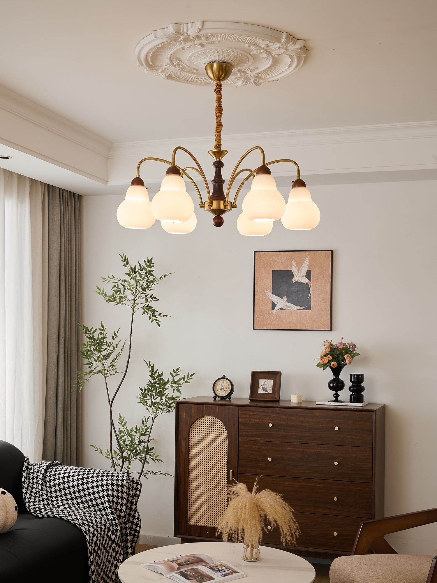 Novelle Traditional Elegance Vintage Wood Chandelier